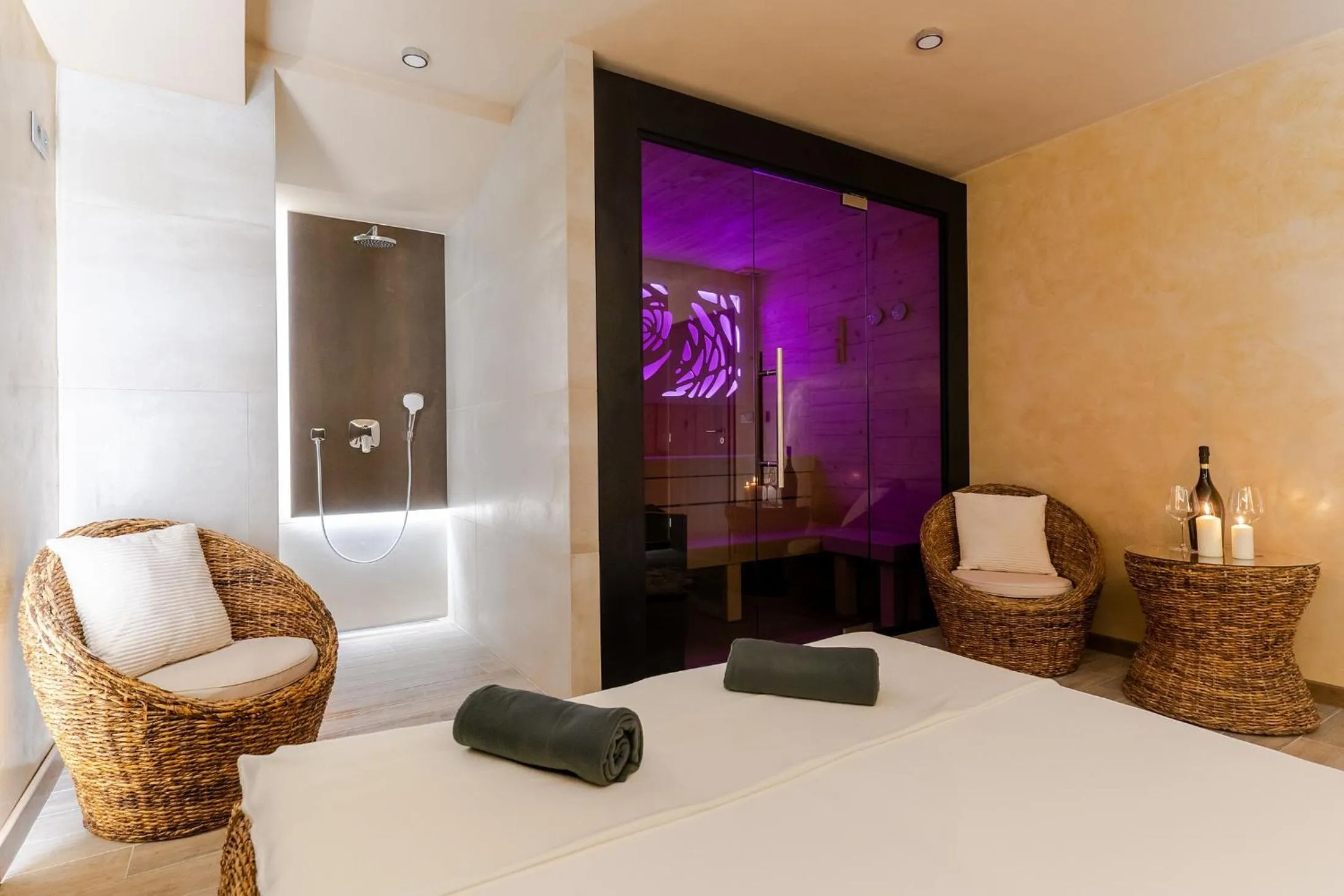 Sauna, Bed in Wellness Hotel Demänová