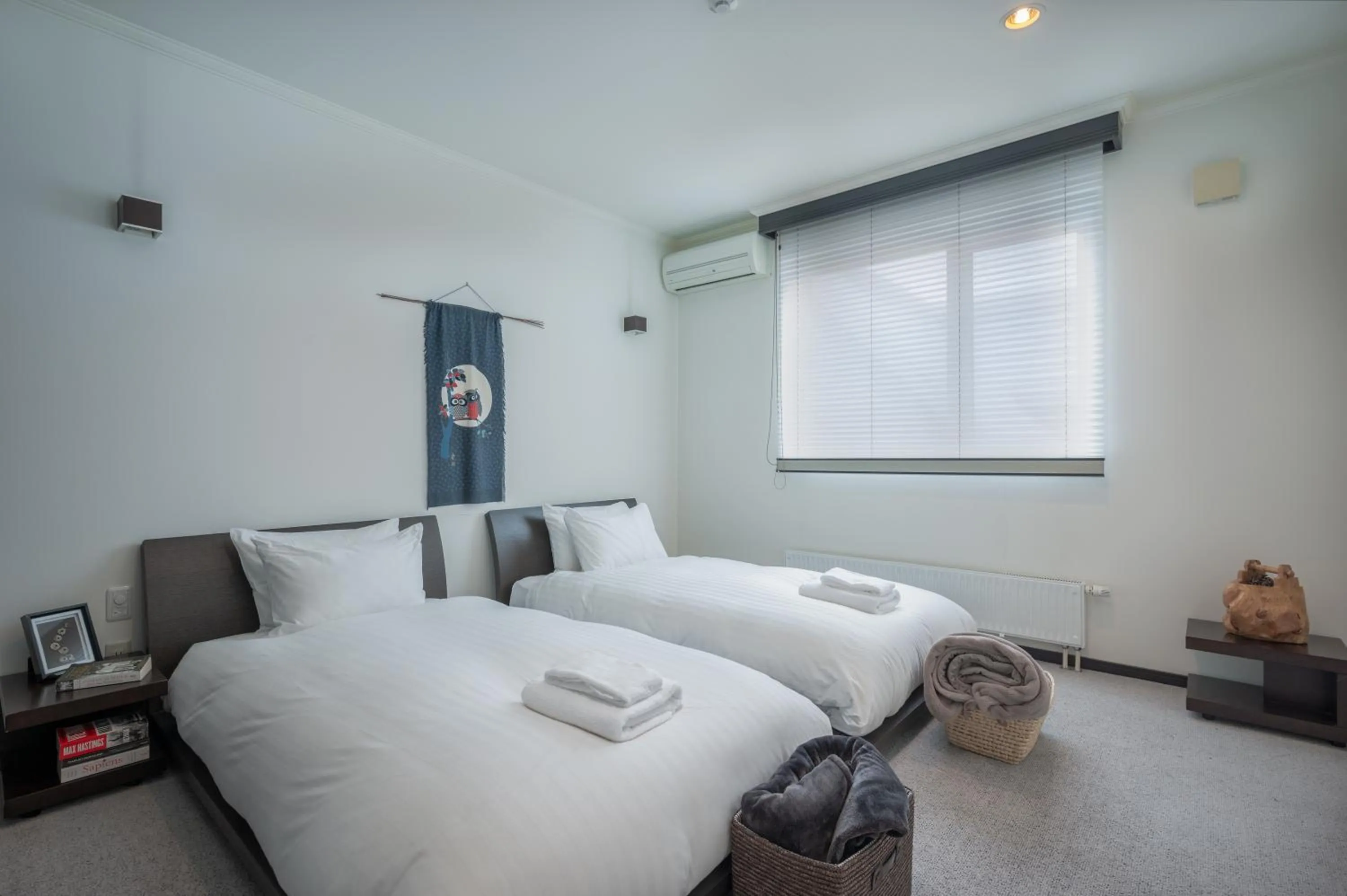 Bedroom, Bed in Shochikubai by H2 Life