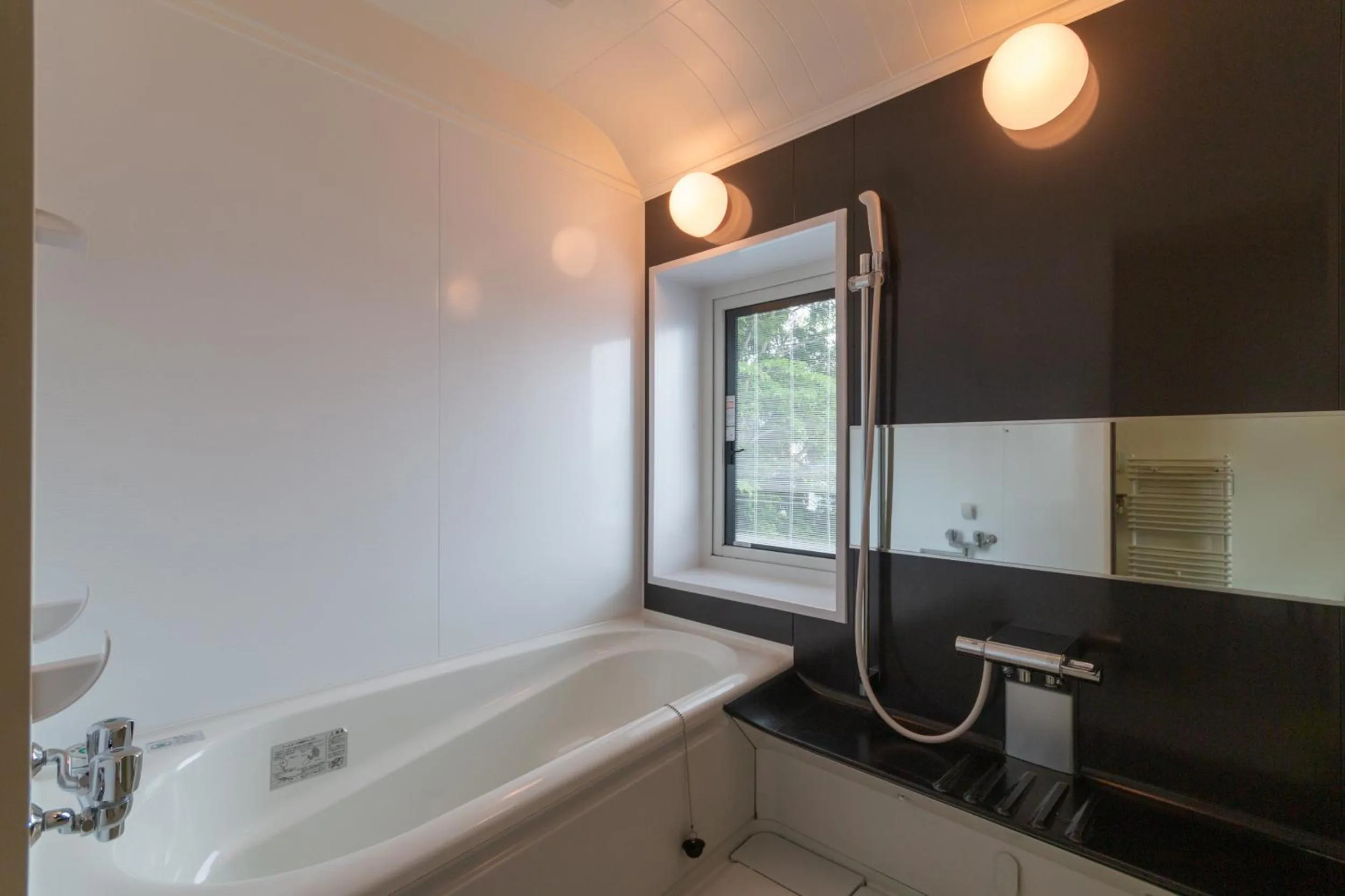 Bathroom in Shochikubai by H2 Life