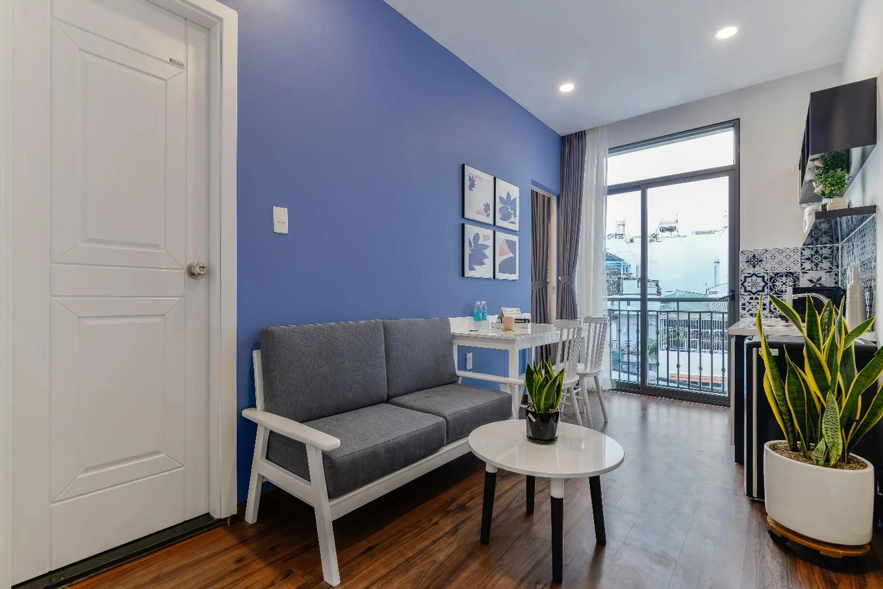 Living room in Cozrum Homes The Gallery Residence
