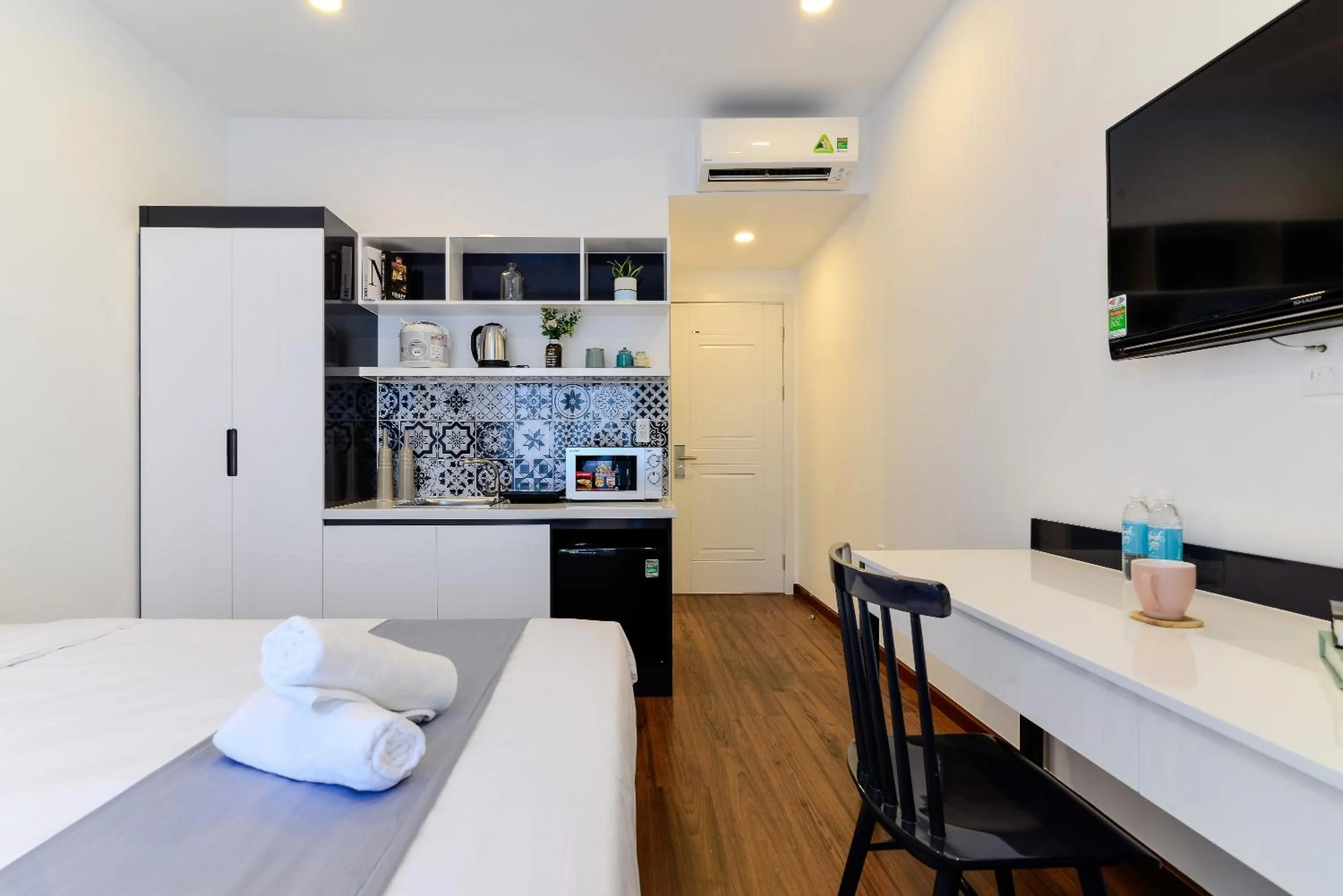 Bedroom, Bed in Cozrum Homes The Gallery Residence