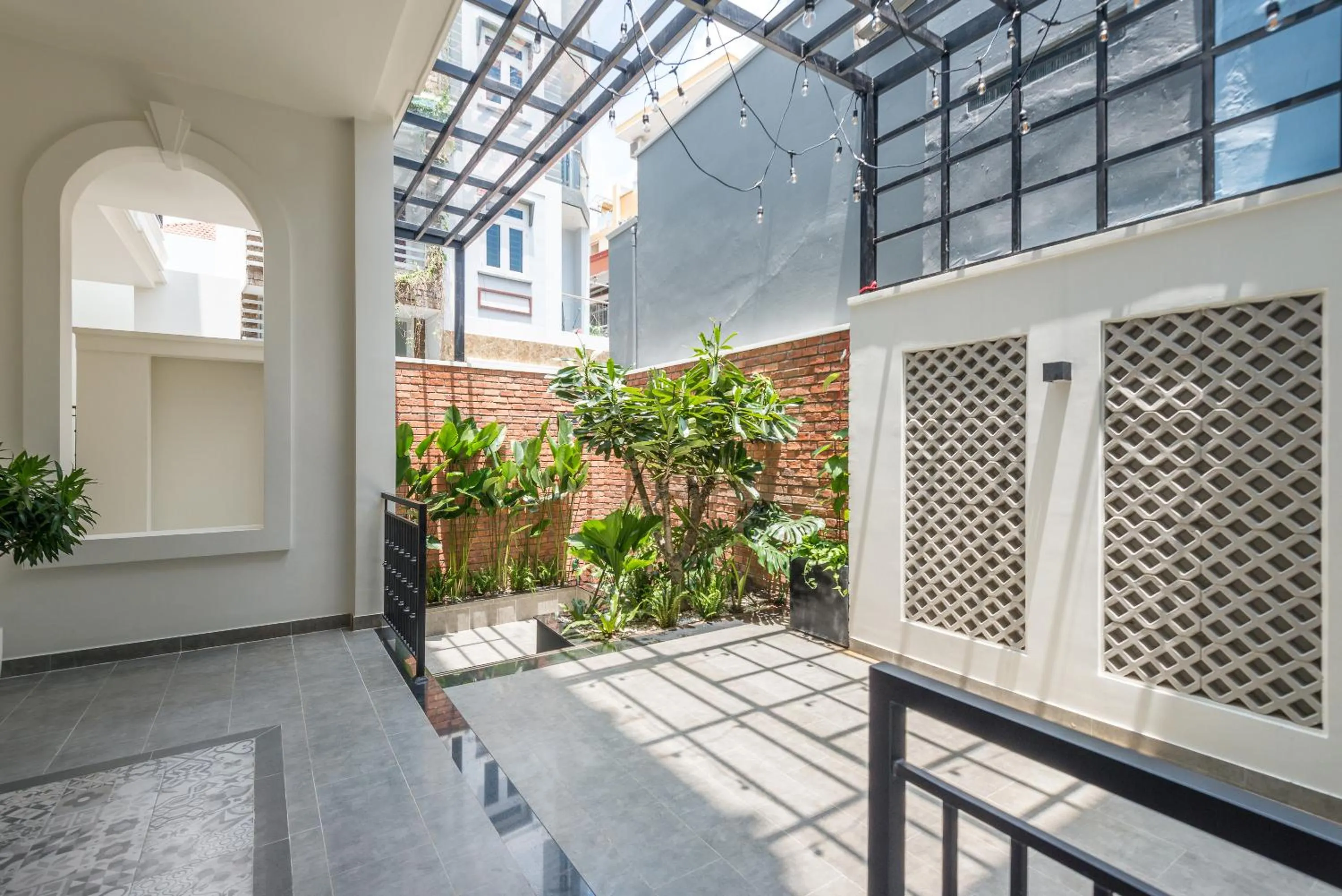 Facade/entrance in Cozrum Homes The Gallery Residence