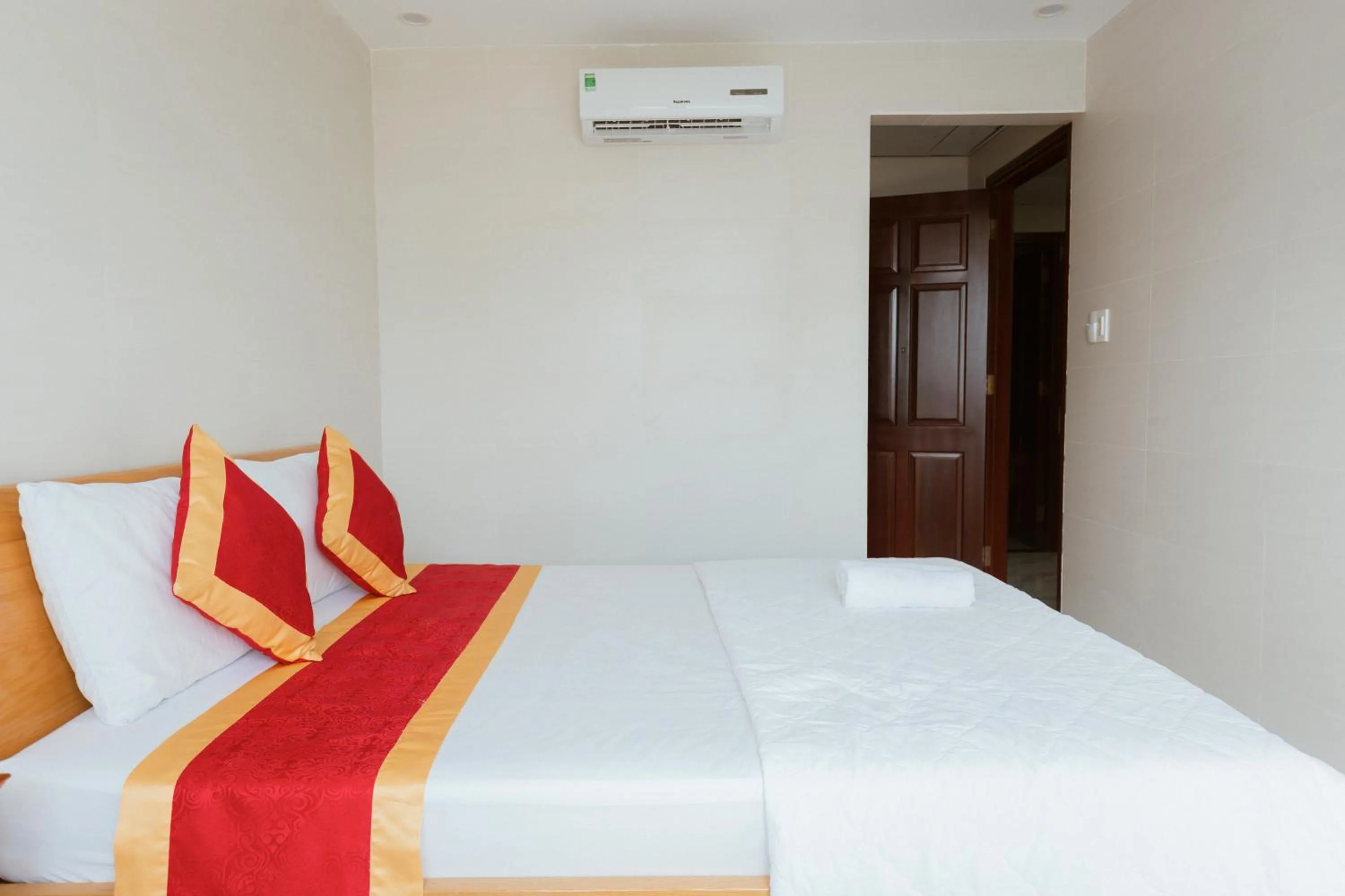 Bedroom, Bed in Lam Kiều Hotel