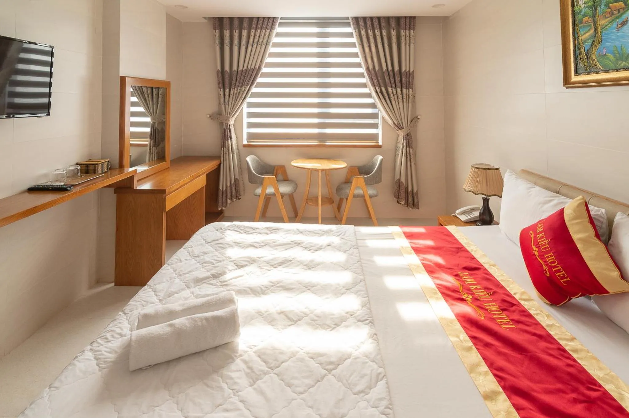 Photo of the whole room, Bed in Lam Kiều Hotel