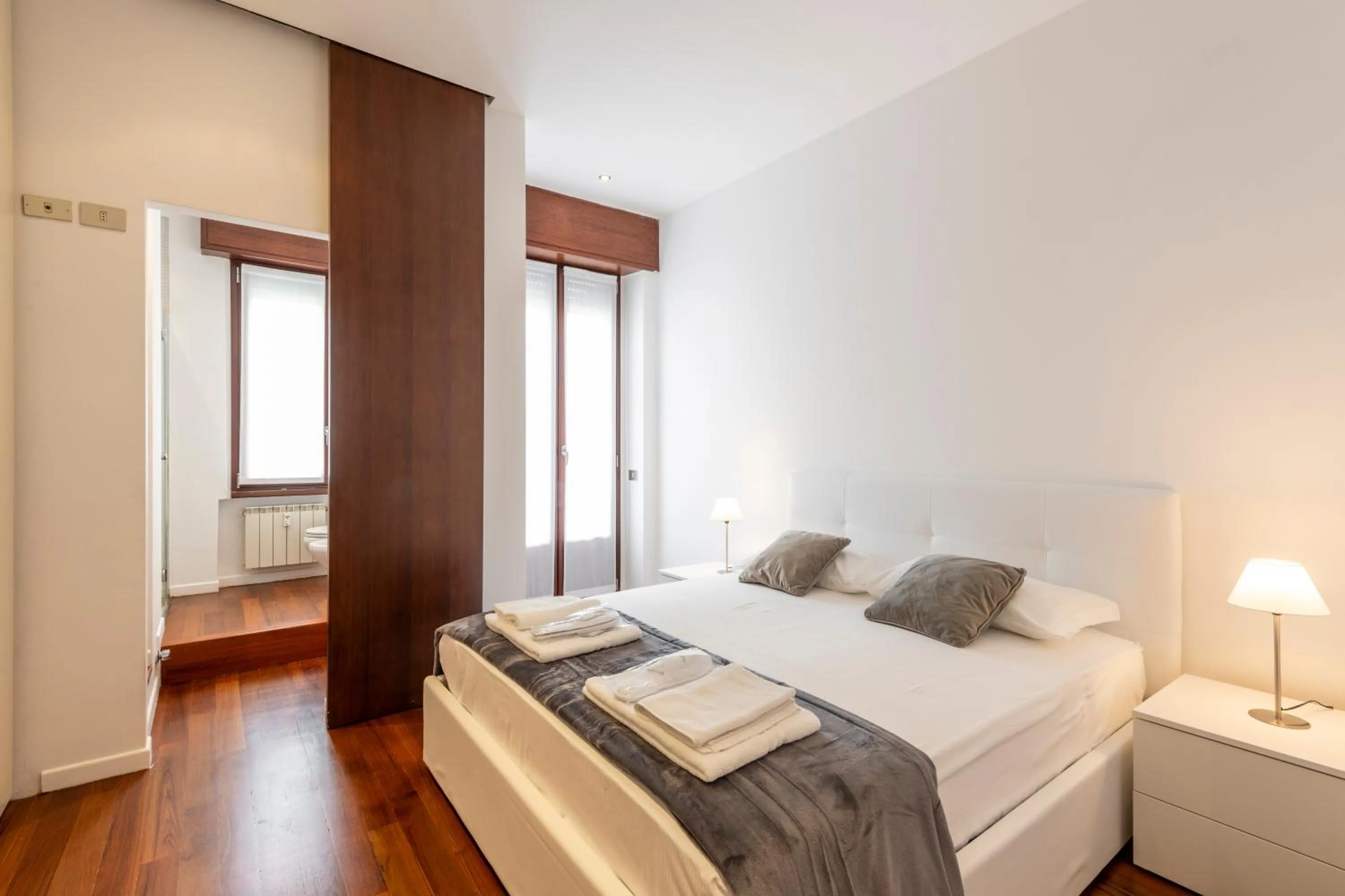 Bed in MILAN ROYAL SUITES LUXURY P.ZZA DELLA REPUBBLICA