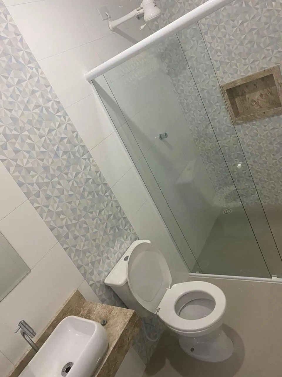 Shower in Hotel Quintino