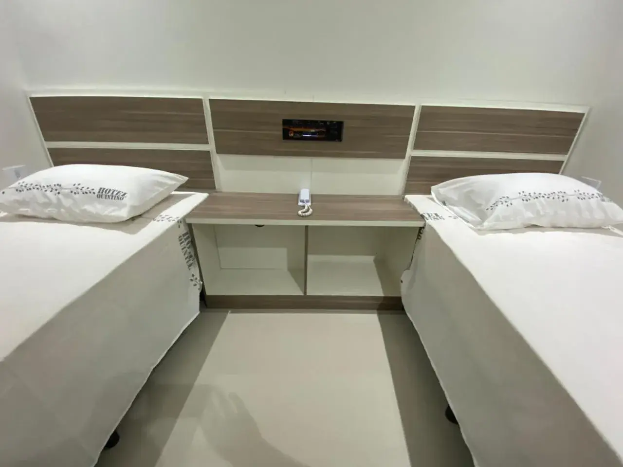 Large Twin Room in Hotel Quintino - No Coração de São Paulo, 2 Min do Metrô Sé, 10 Min do Brás, 5 Min da 25 de Março e Estacionamento no Local Grátis Large Twin Room in Hotel Quintino - No Coração de São Paulo, 2 Min do Metrô Sé, 10 Min do Brás, 5 Min da 25 de Março e Estacionamento no Local Grátis