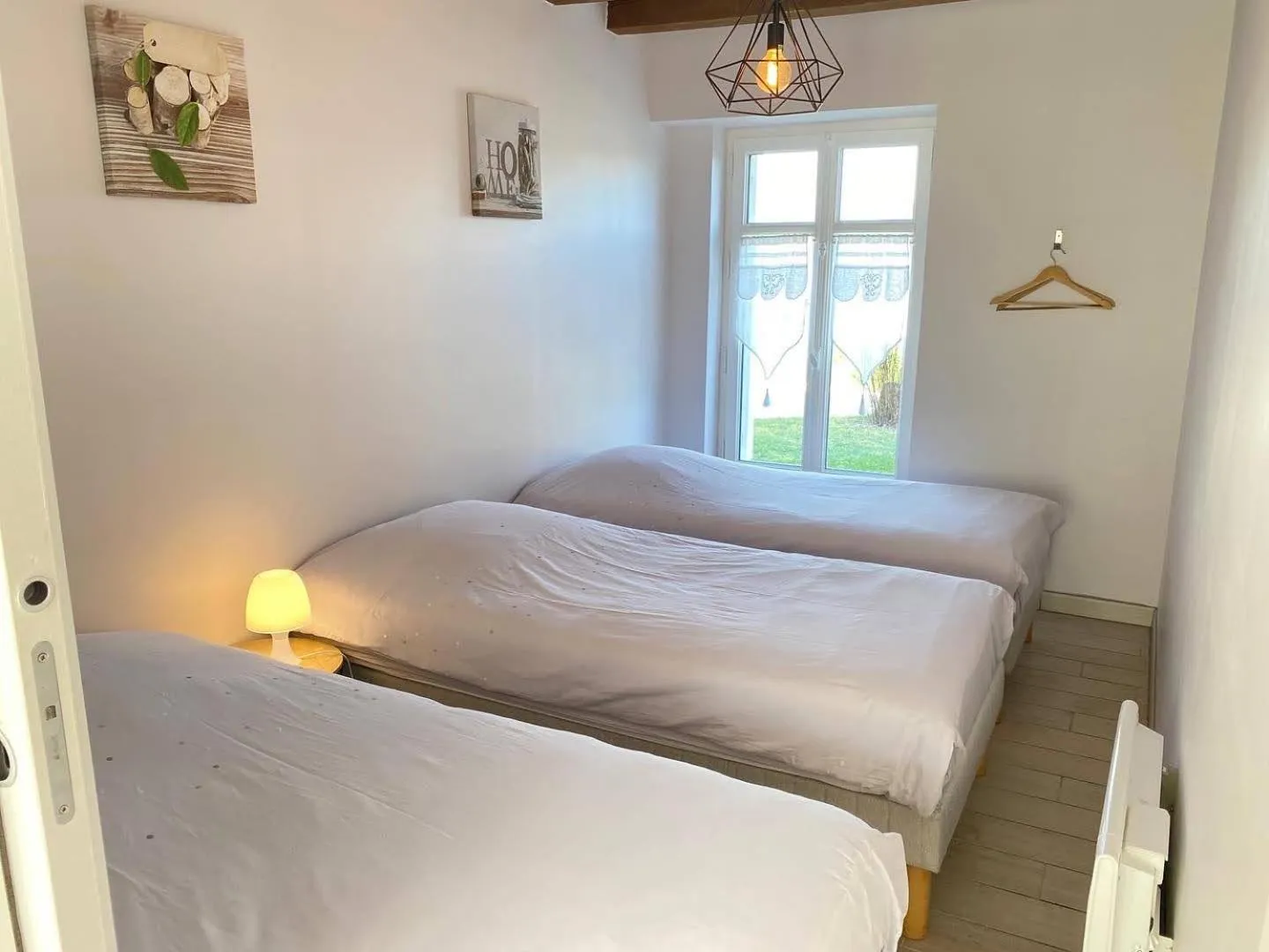 Bedroom, Bed in Les Mariniers Chambres d'Hôtes -Guest House - Bain nordique en option