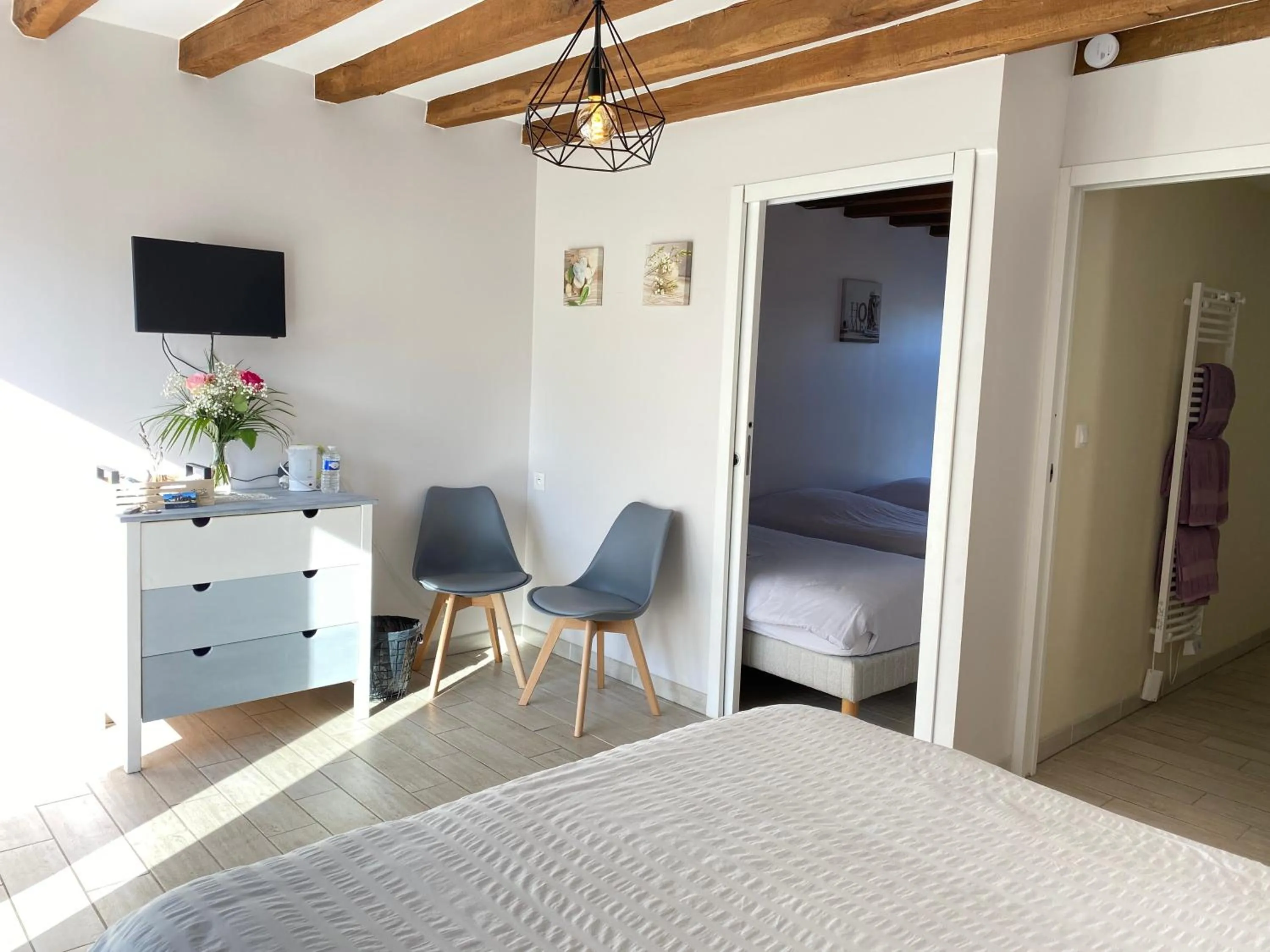 Bedroom, Bed in Les Mariniers Chambres d'Hôtes -Guest House - Bain nordique en option