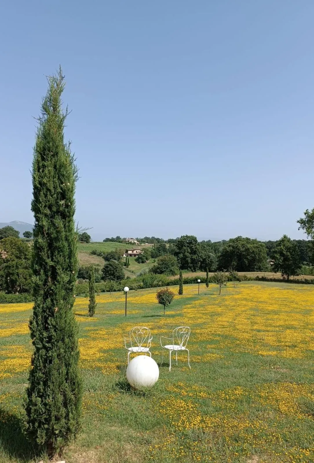 Garden in Dolce Farnetta en-Suite Spa & Yoga