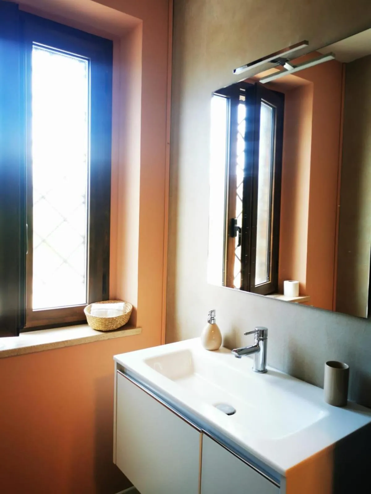 Toilet in Dolce Farnetta en-Suite Spa & Yoga