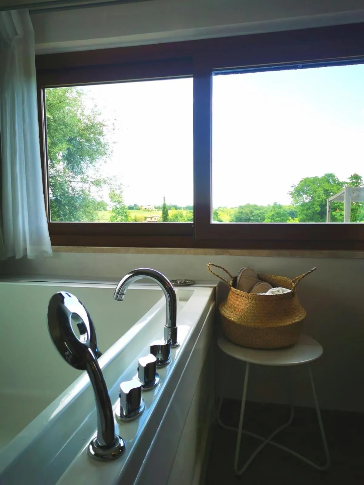 Hot Tub in Dolce Farnetta en-Suite Spa & Yoga