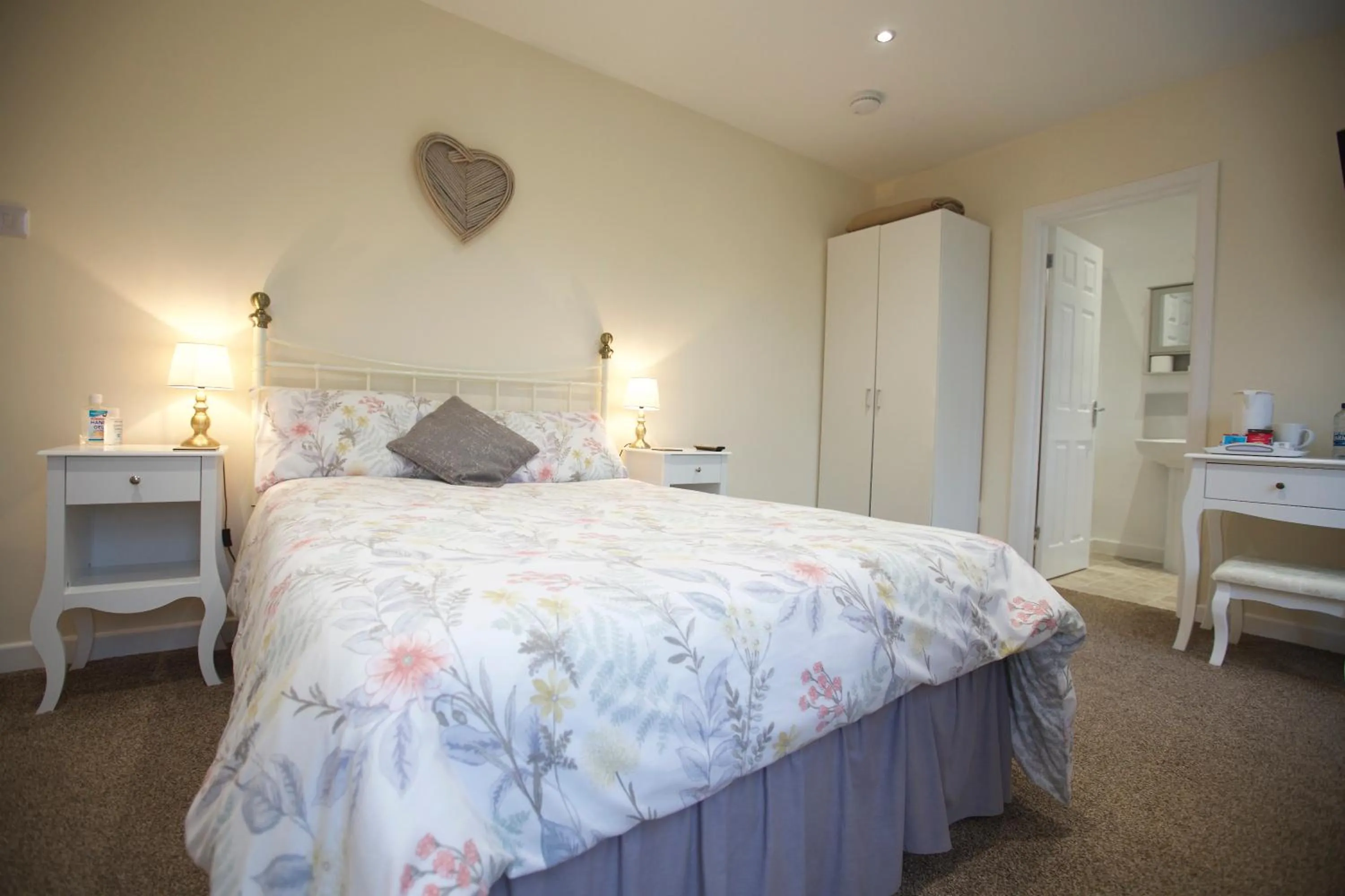 Photo of the whole room in Trelaske Manor Cottage