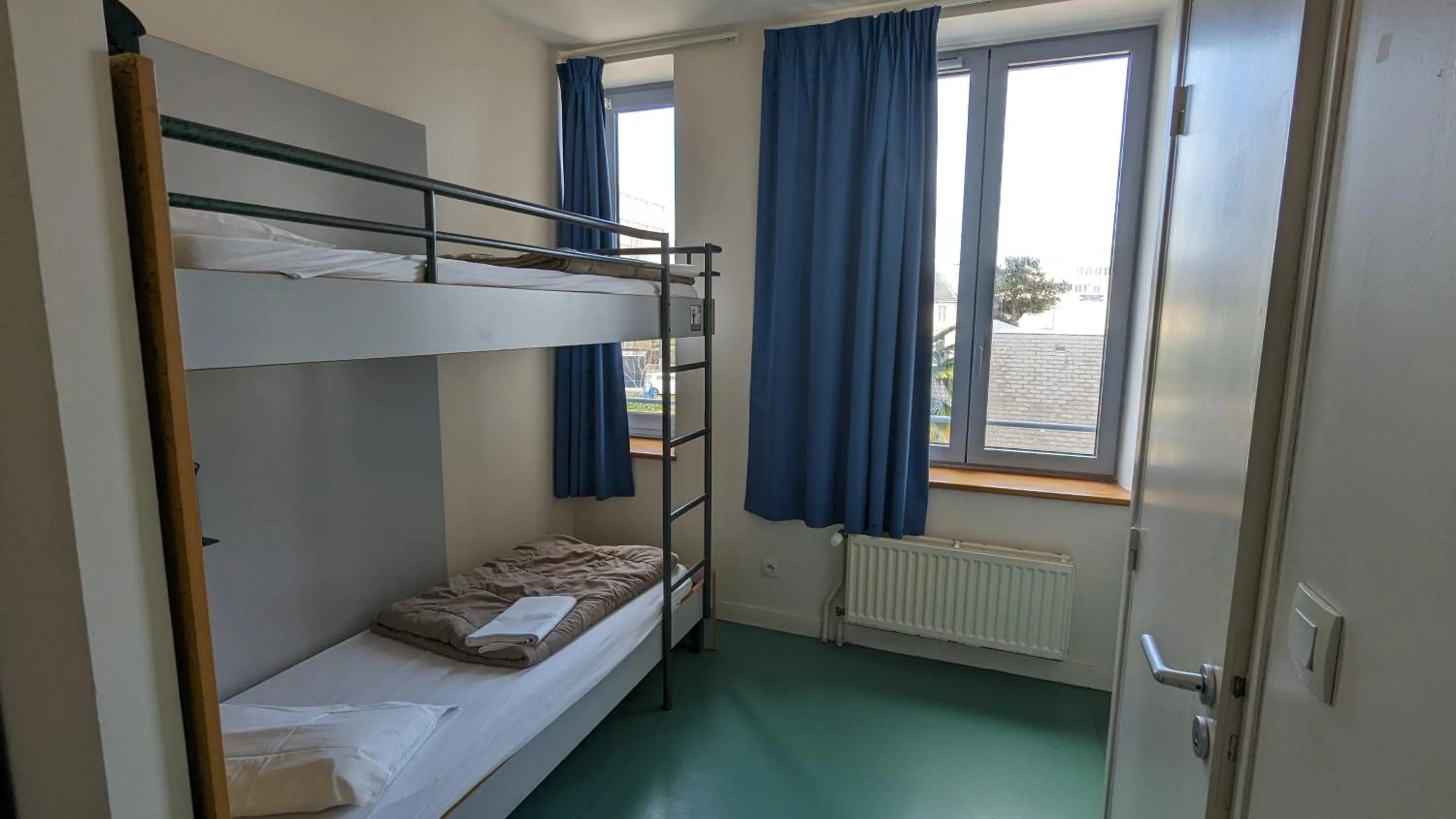 Bed in Auberge de Jeunesse HI Cherbourg