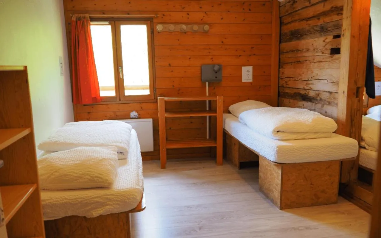 Bedroom, Bed in Auberge de Jeunesse HI La Clusaz