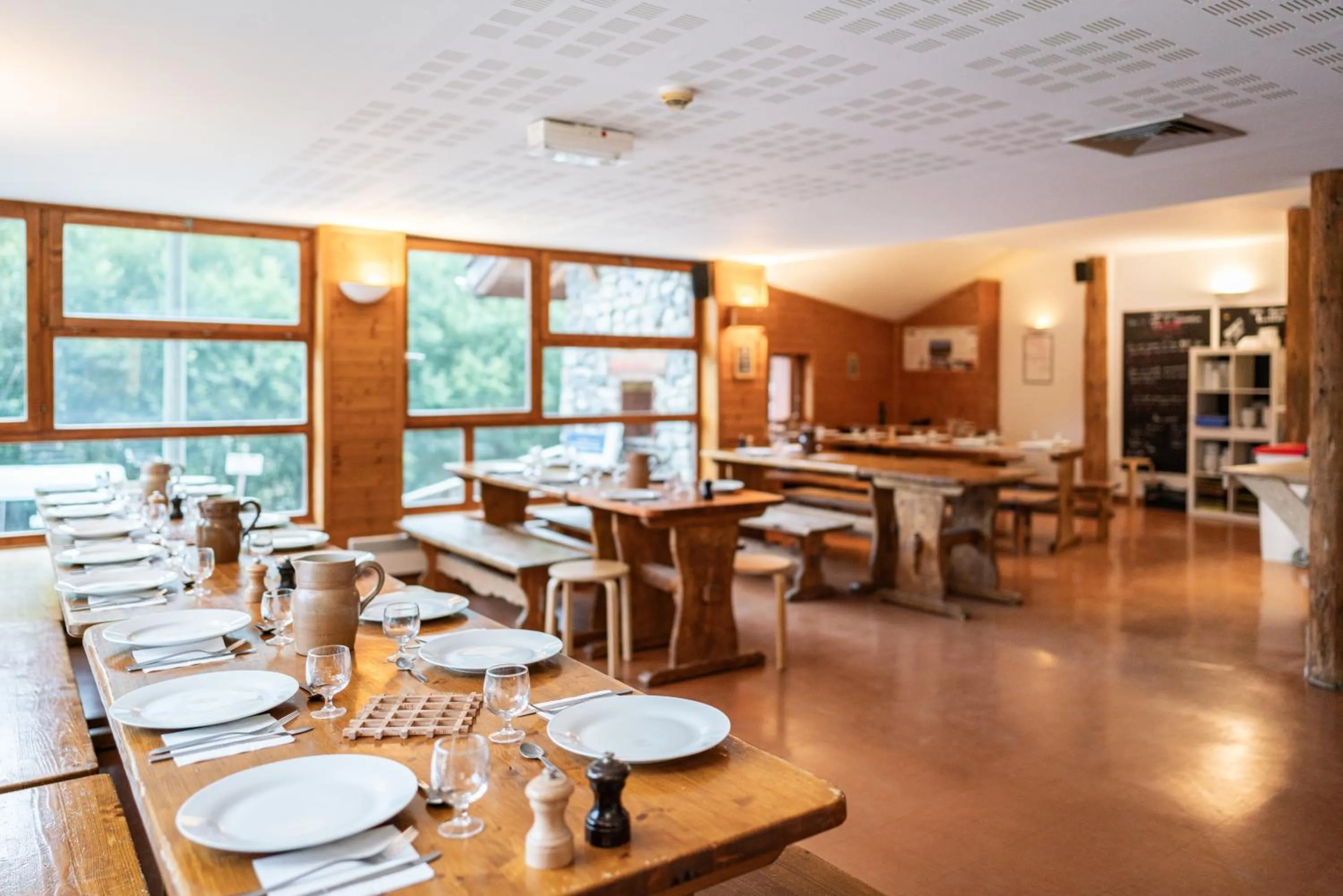 Restaurant/places to eat in Auberge de Jeunesse HI La Clusaz