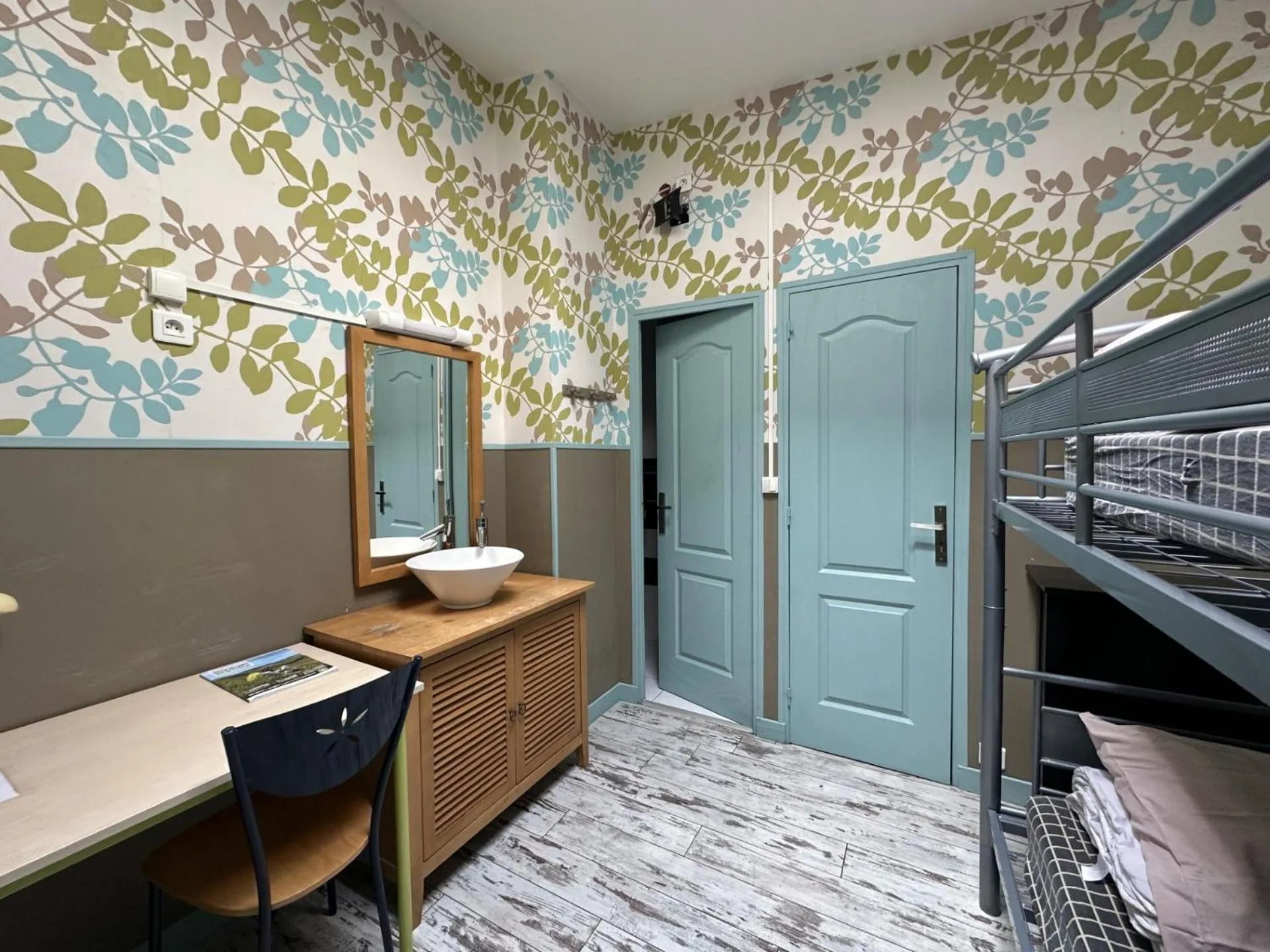 Bedroom in Auberge de Jeunesse HI Le Mont-Dore