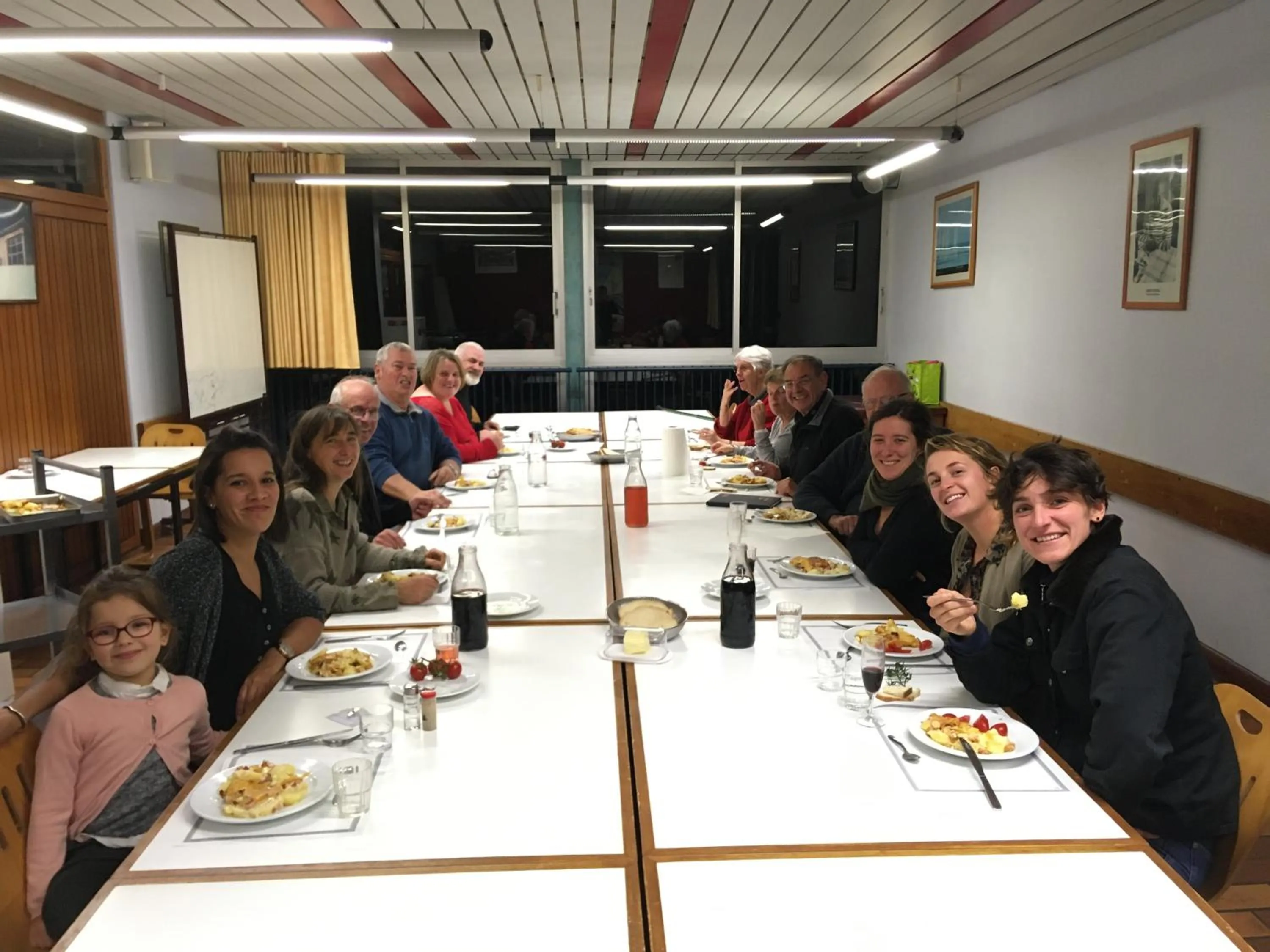 Restaurant/places to eat in Auberge de Jeunesse HI Lorient