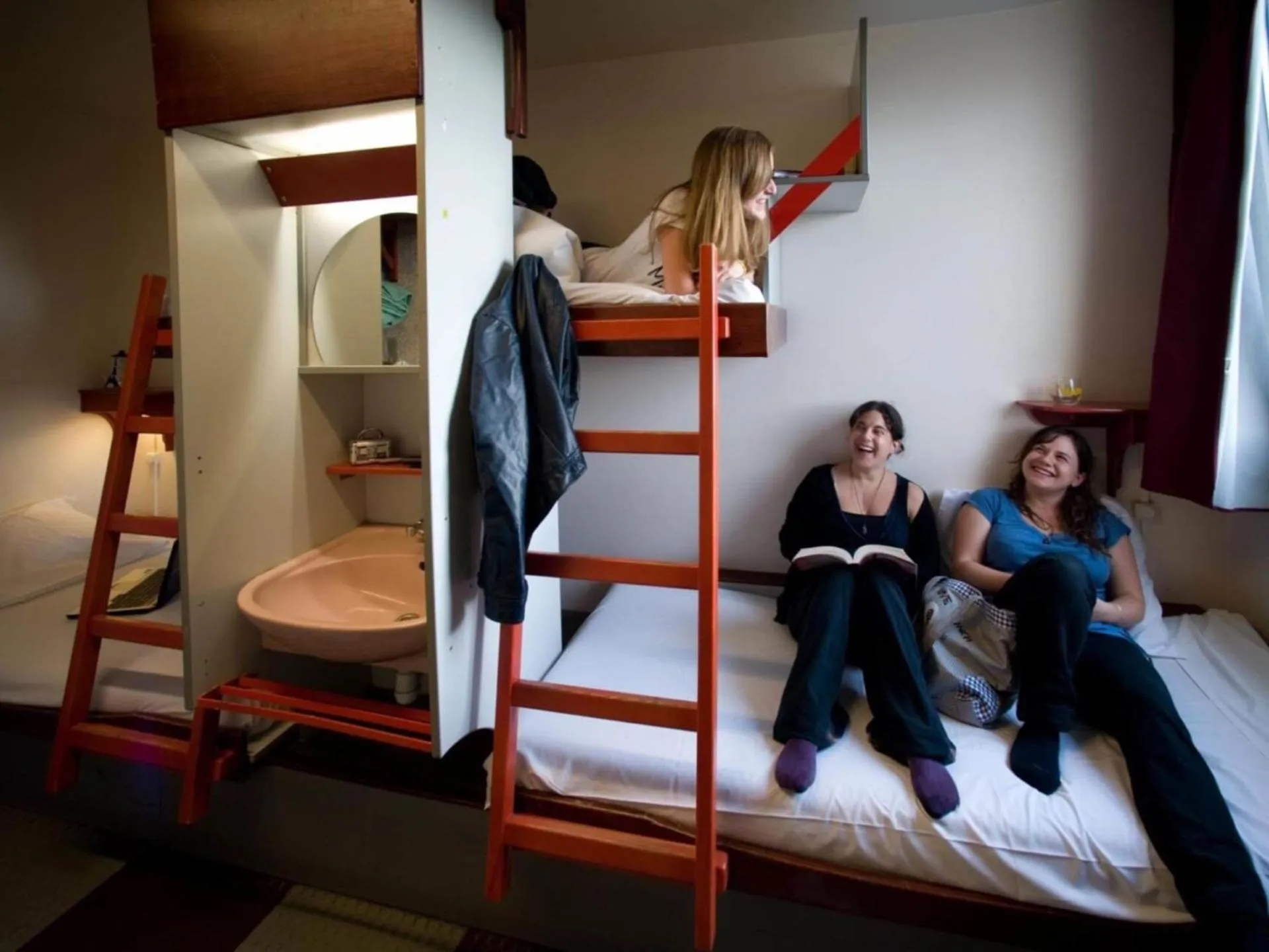 Bed in Auberge de Jeunesse HI Paris Le d'Artagnan