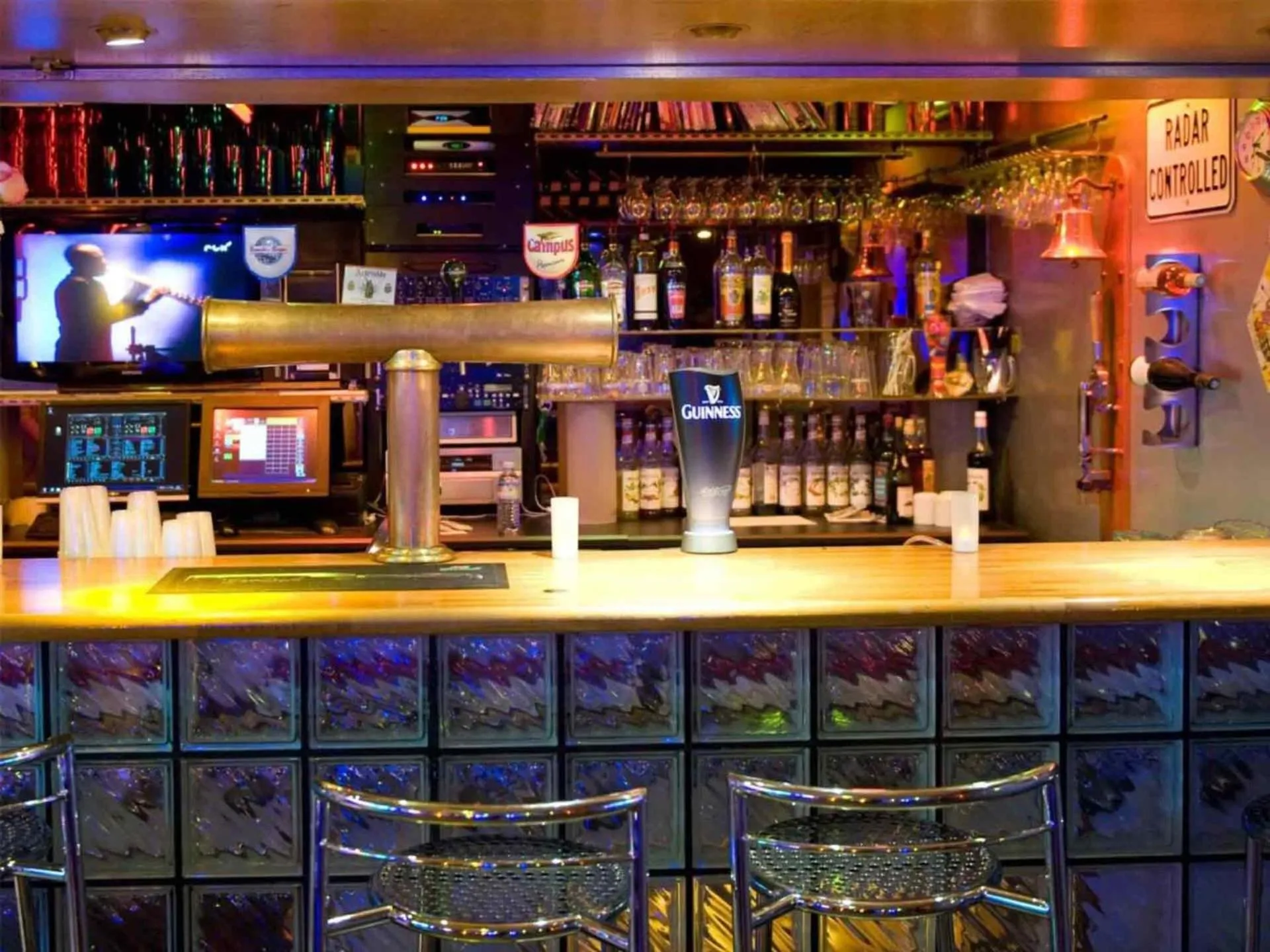 Lounge or bar in Auberge de Jeunesse HI Paris Le d'Artagnan