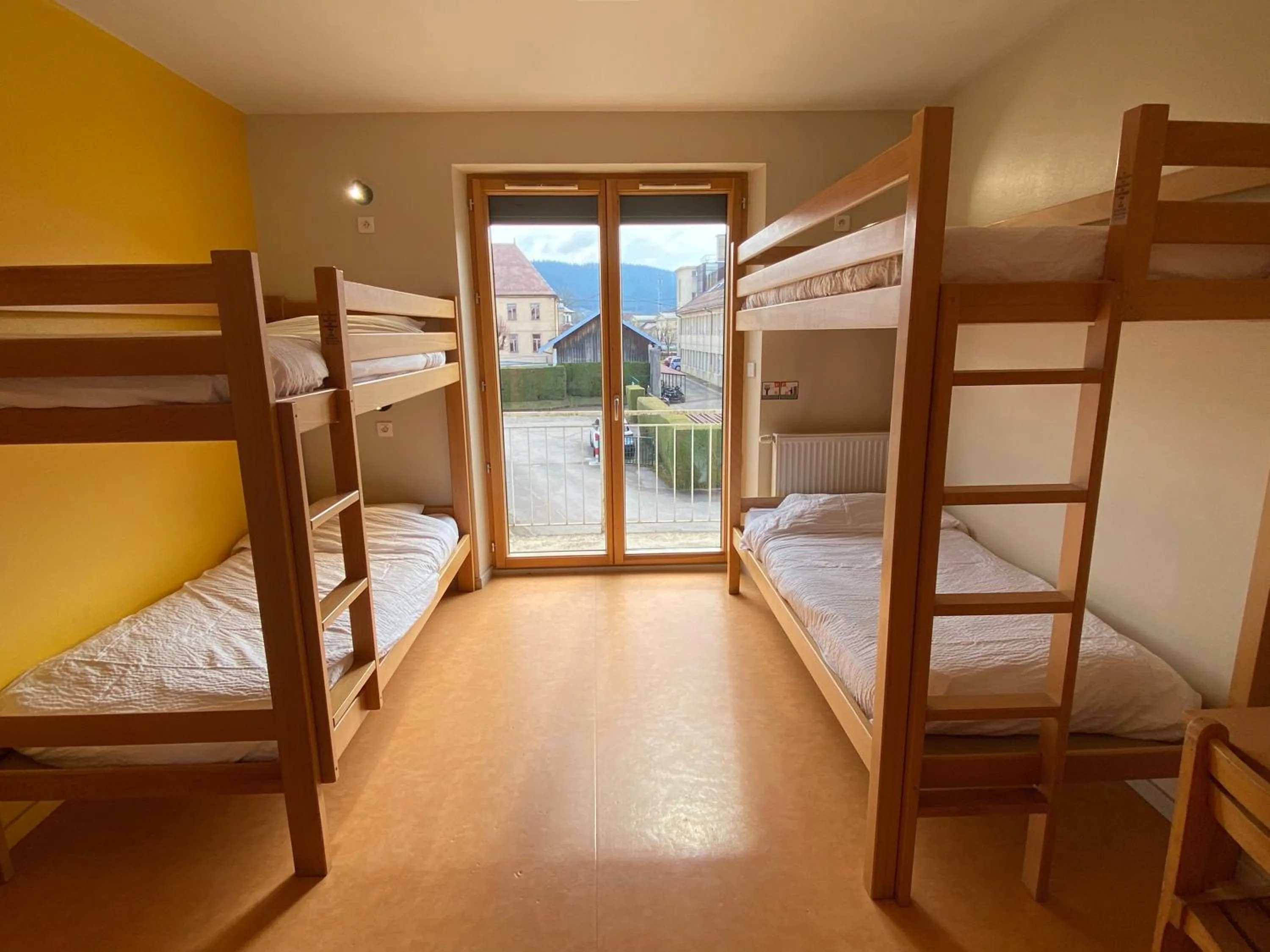 Bed in 4-Bed Male Dormitory with Ensuite Shower – Shared Toilets in Auberge de Jeunesse HI Pontarlier