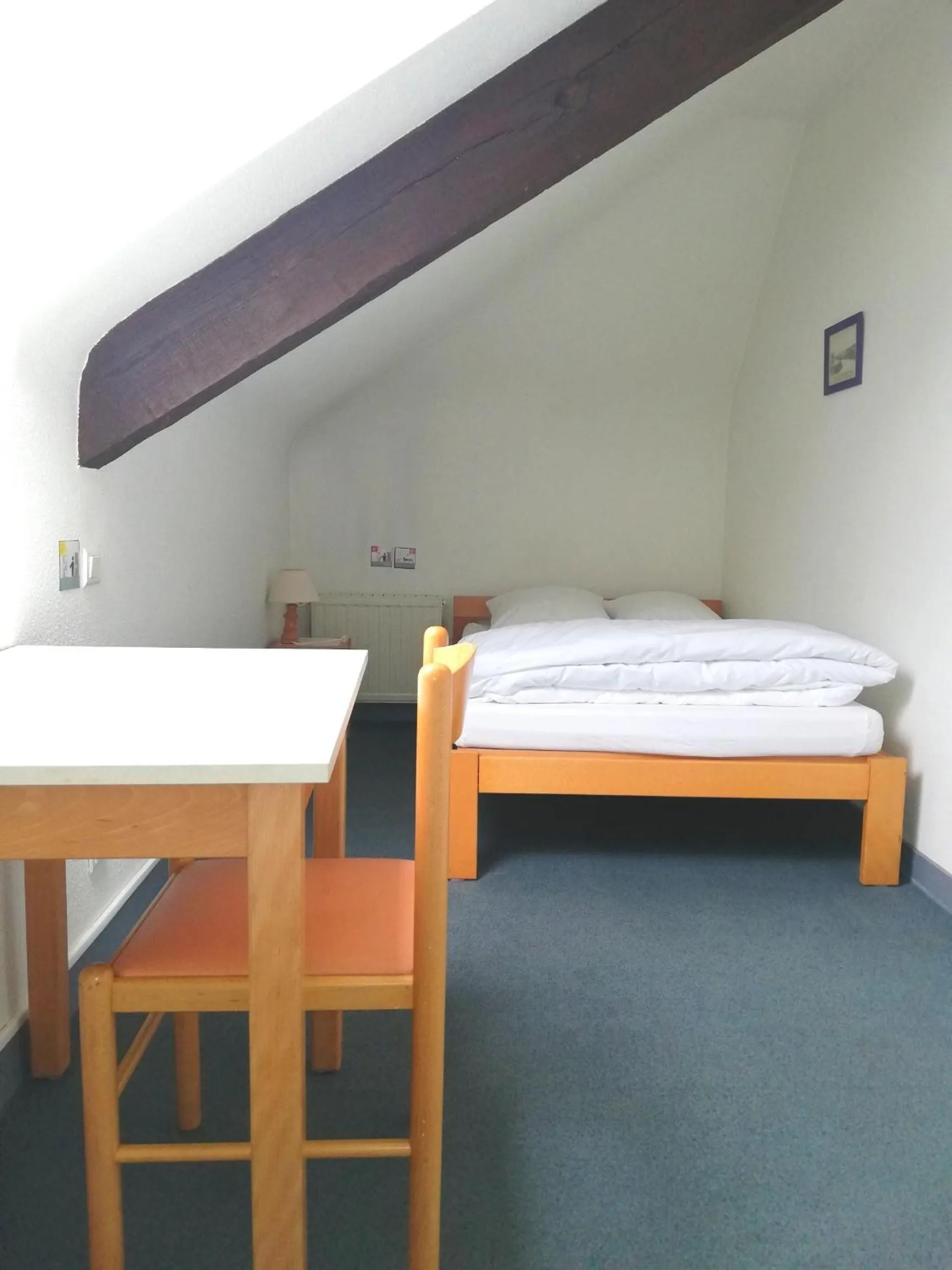 Property building, Bed in Auberge de Jeunesse HI Pontivy