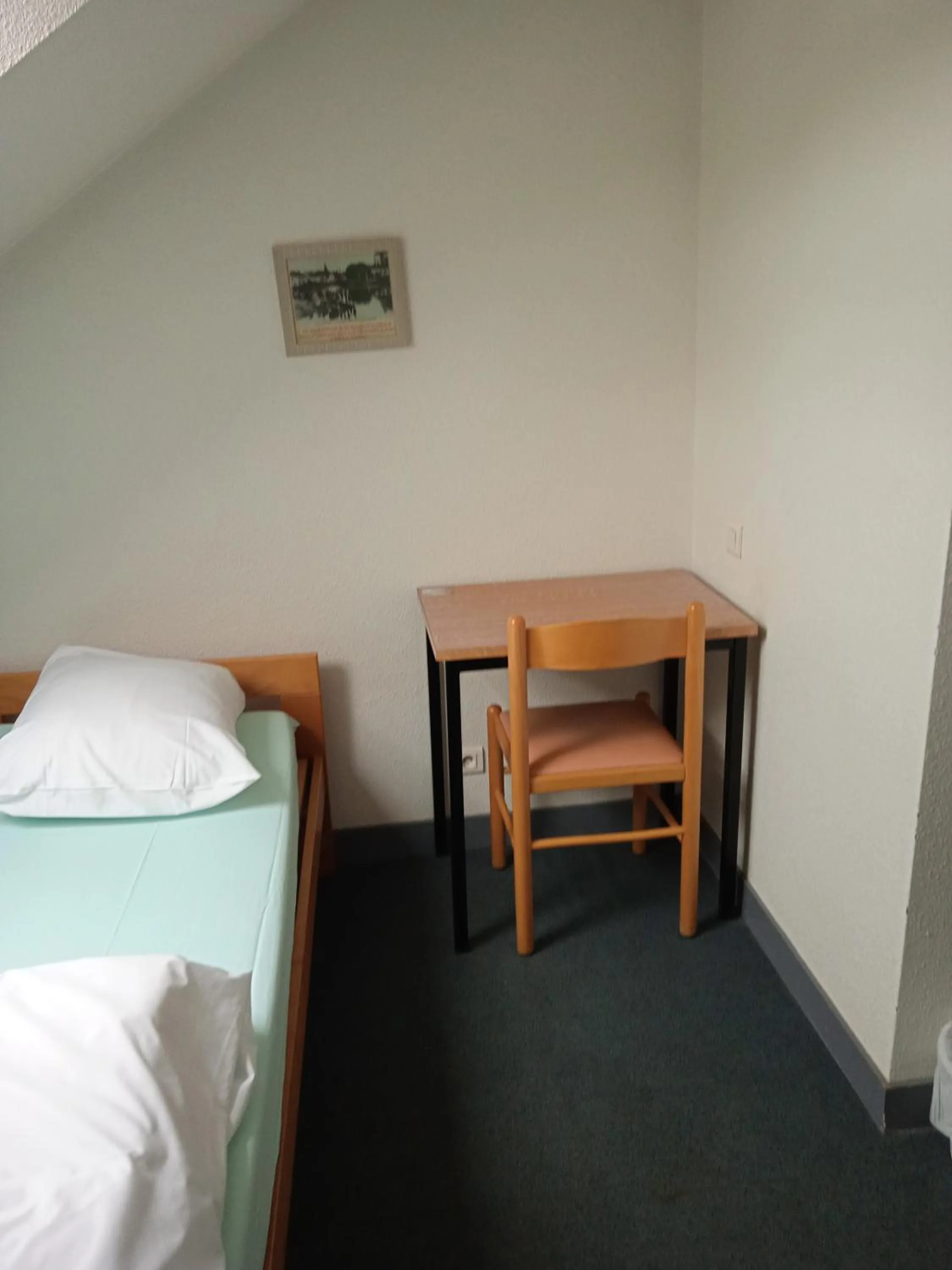 Bed in Auberge de Jeunesse HI Pontivy