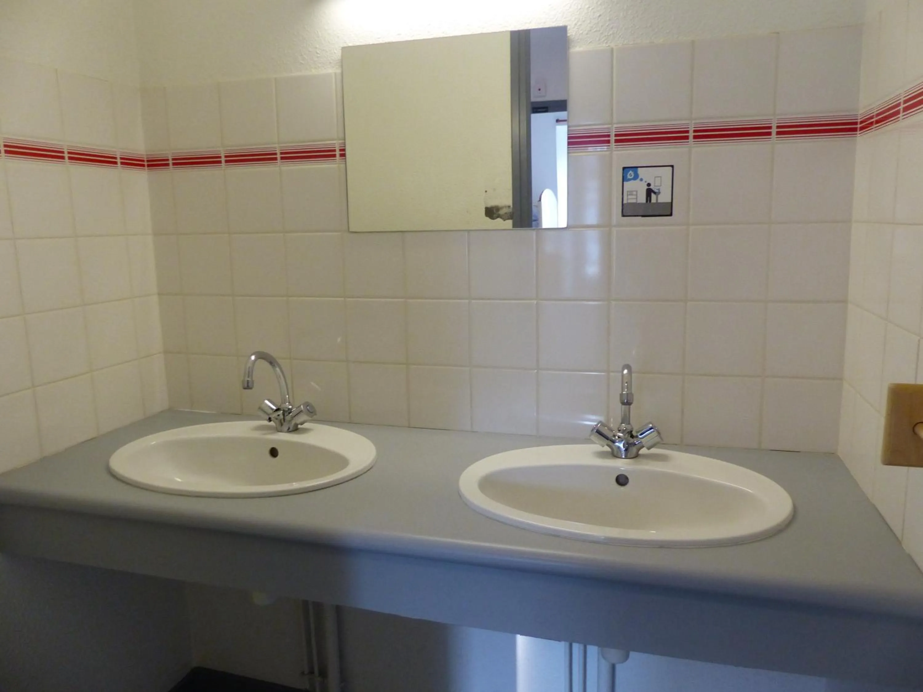 Property building in Auberge de Jeunesse HI Pontivy