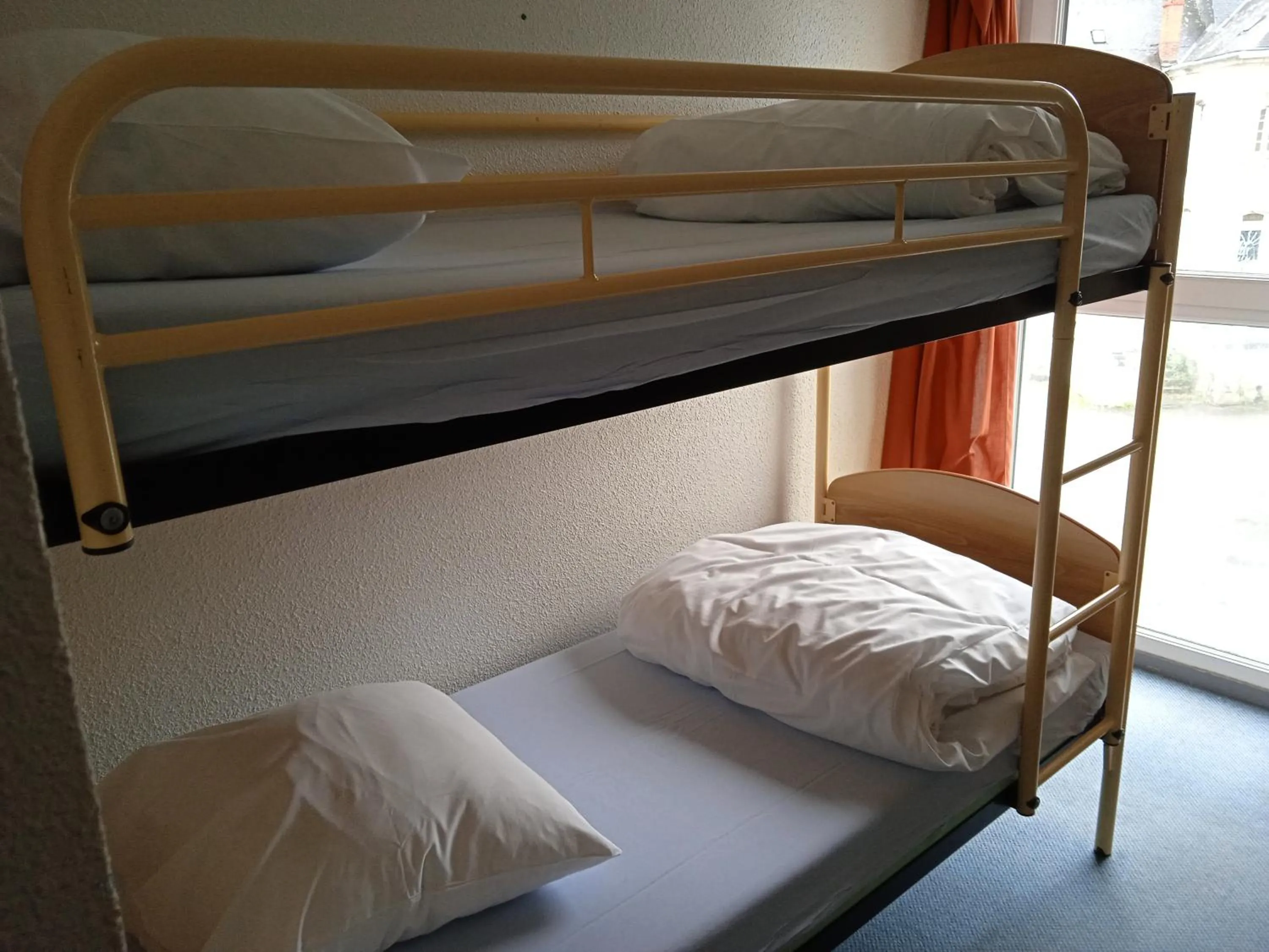 bunk bed, Bed in Auberge de Jeunesse HI Pontivy