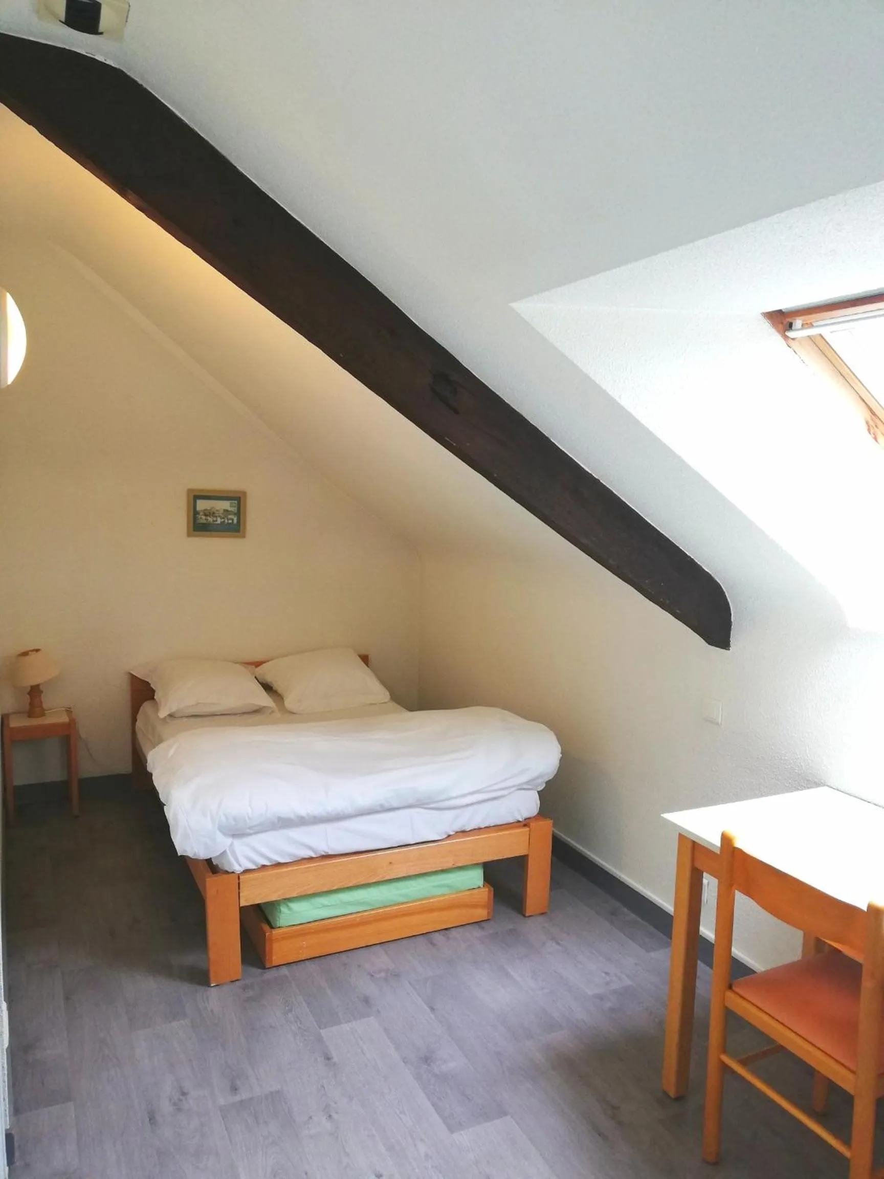 Property building, Bed in Auberge de Jeunesse HI Pontivy
