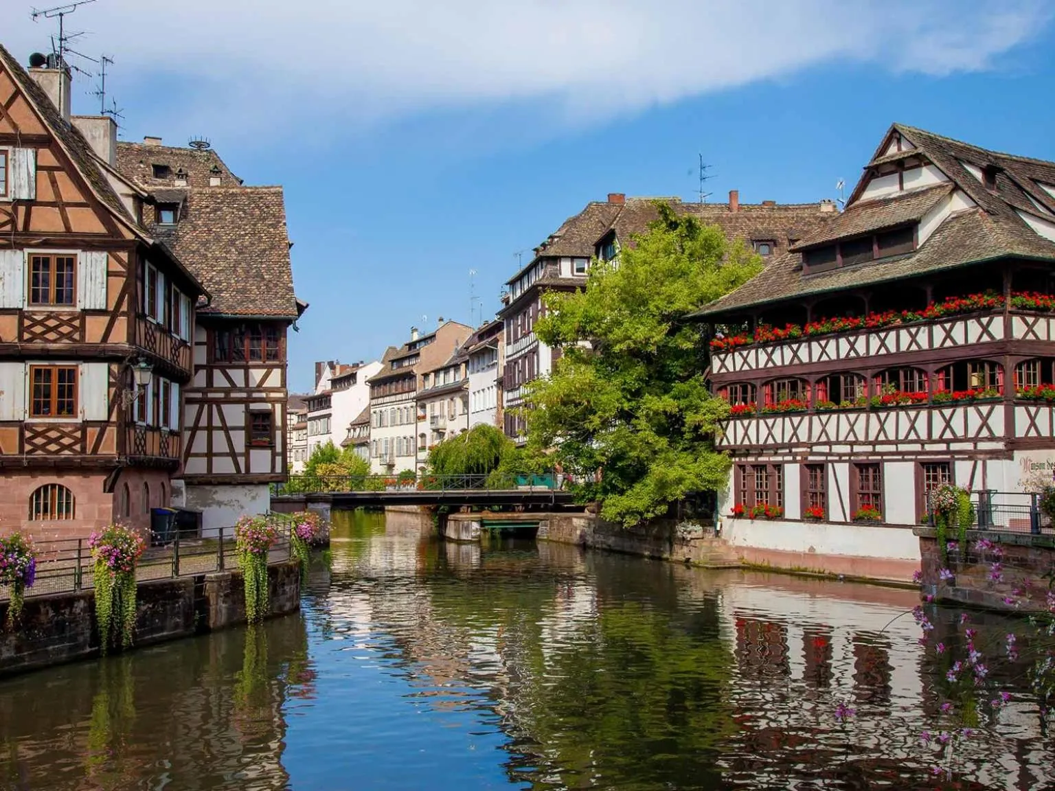City view in Auberge de Jeunesse HI Strasbourg 2 Rives