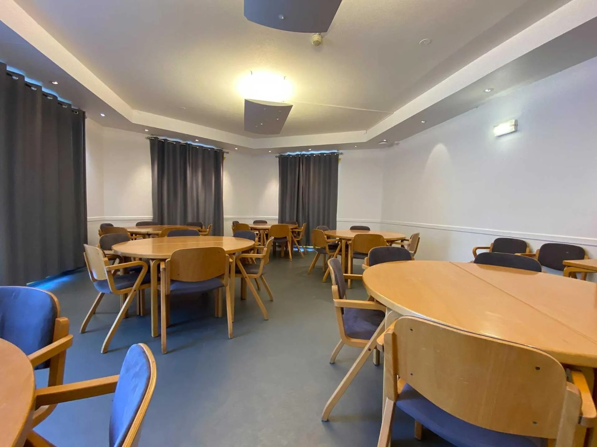 Restaurant/places to eat in Auberge de Jeunesse HI Strasbourg 2 Rives