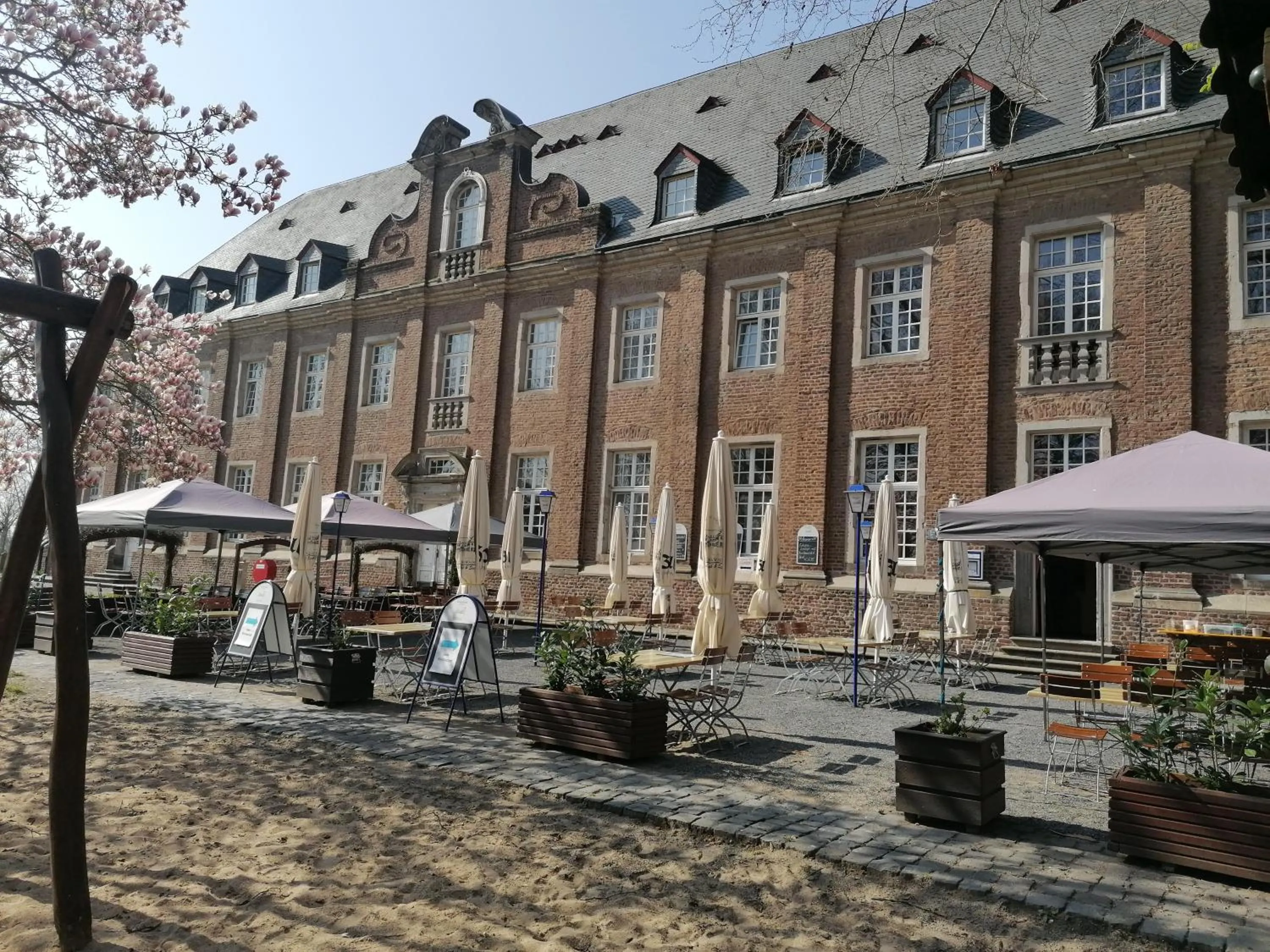 Property building in Kloster Langwaden