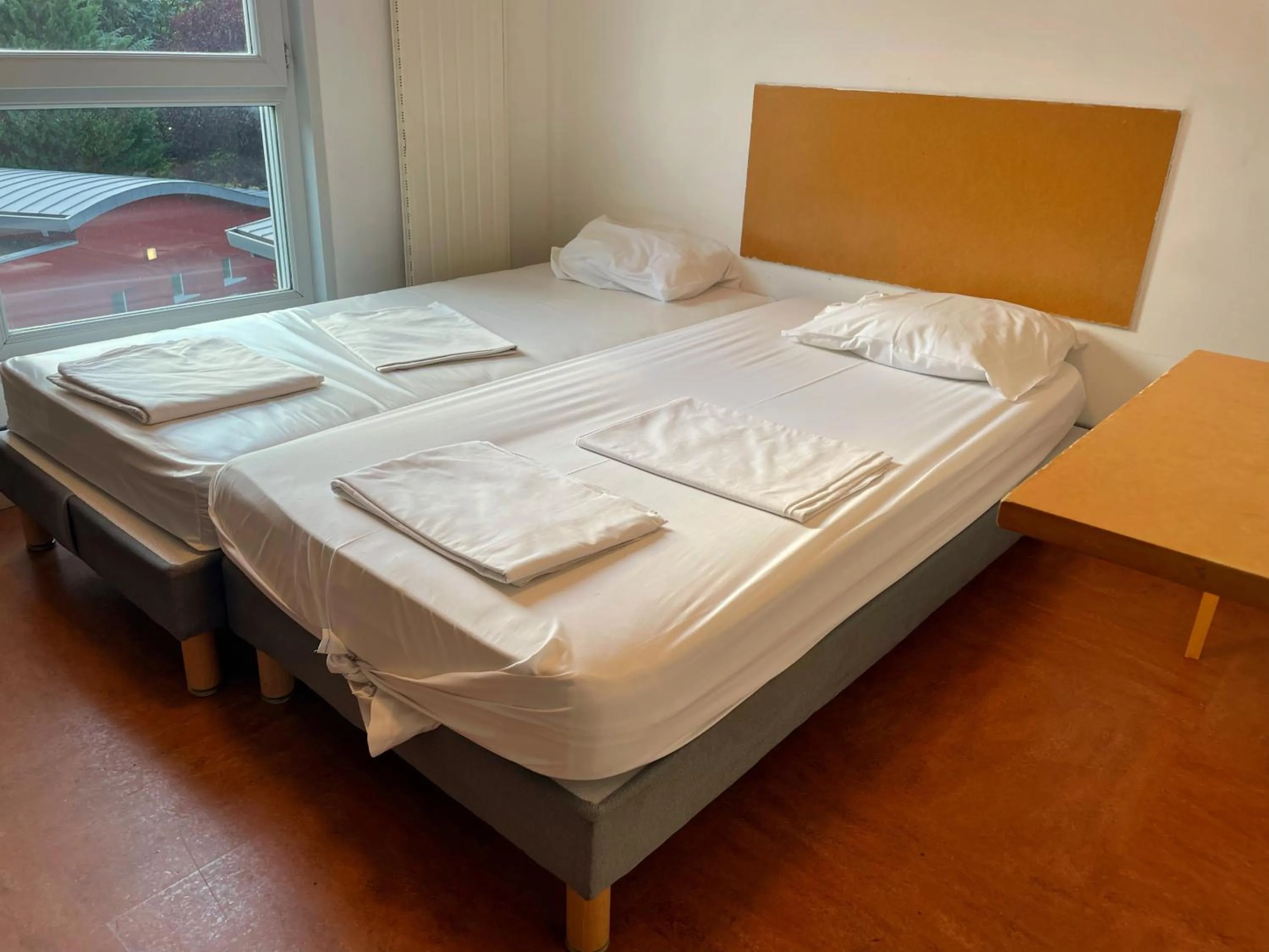 Bedroom, Bed in Auberge de Jeunesse HI Grenoble