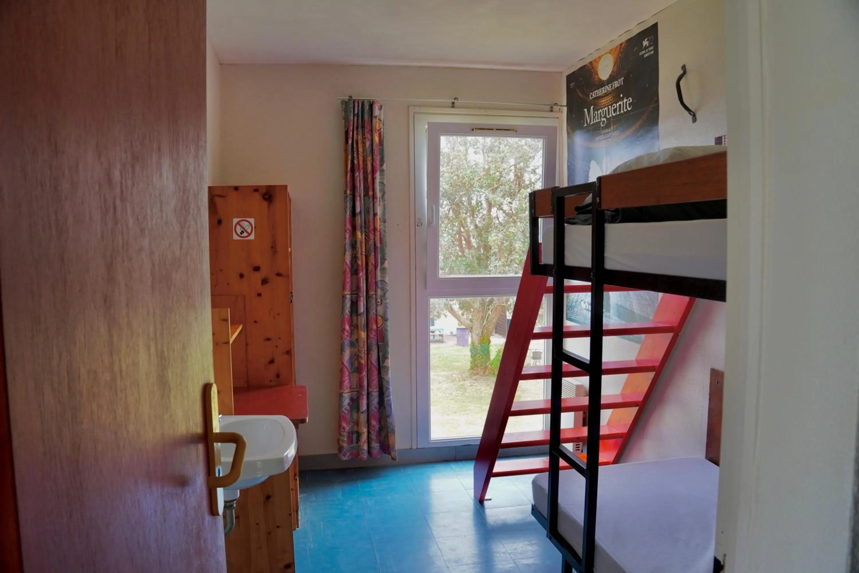 Bedroom, Bed in Auberge de Jeunesse HI Belle-Île-en-Mer