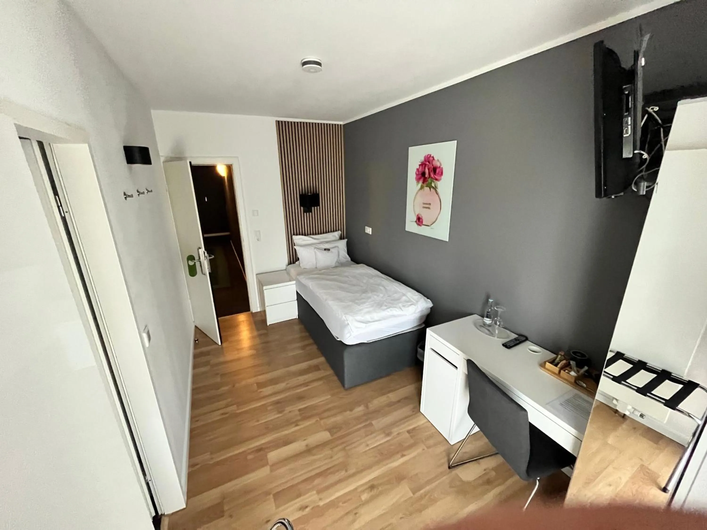Bedroom, Bed in Hotel-Restaurant Osterather Hof
