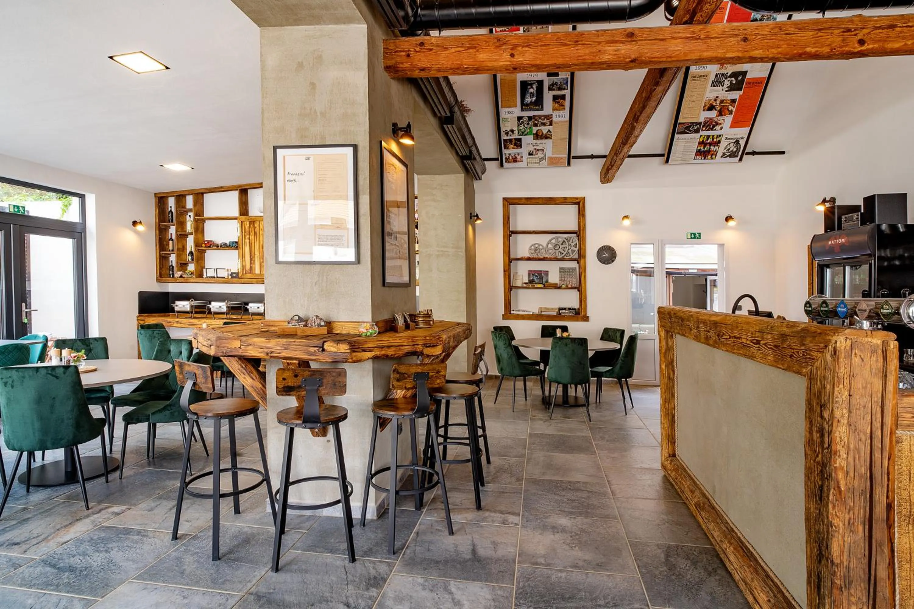 Restaurant/places to eat in Hotel Smrž