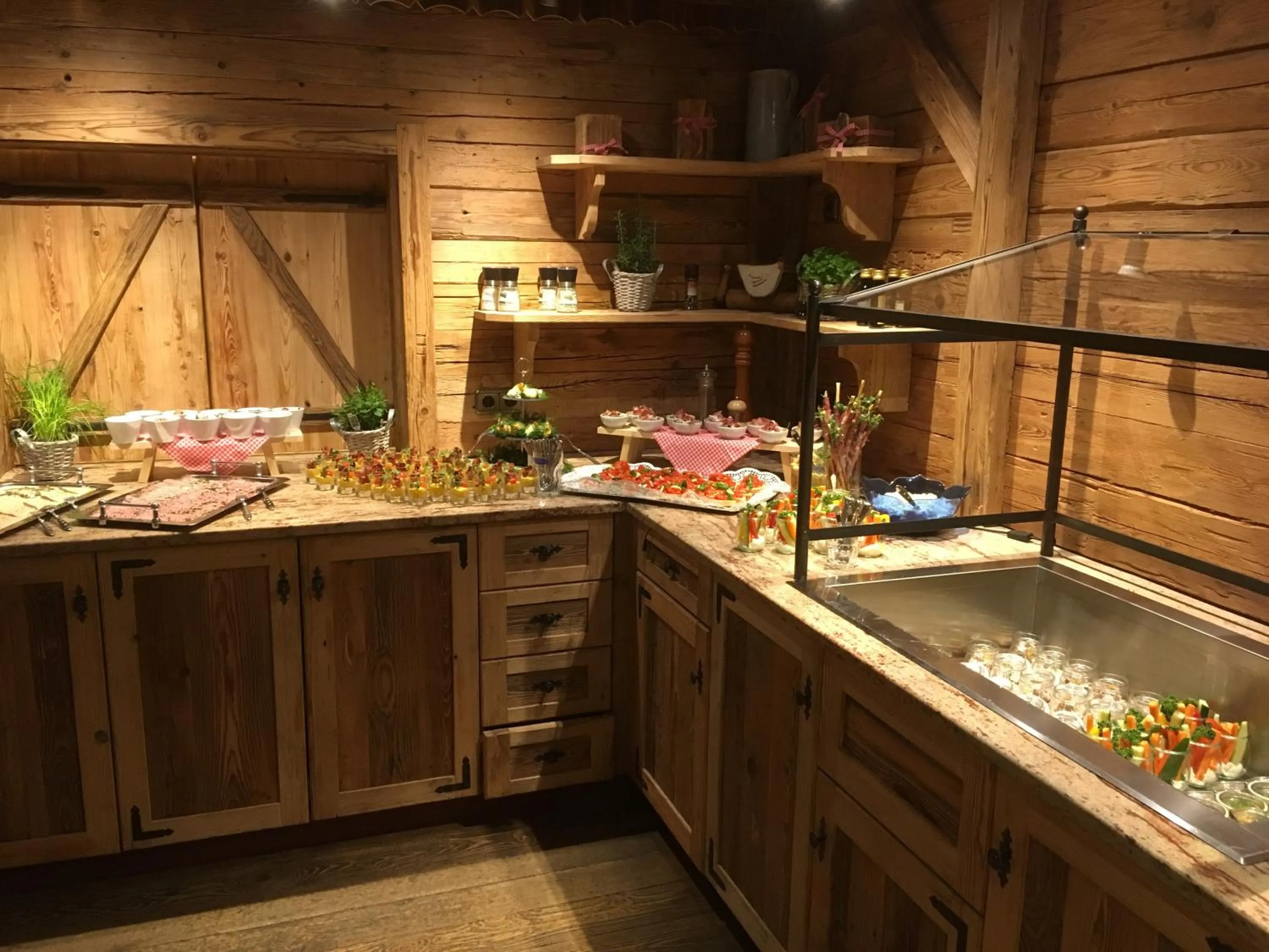 Restaurant/places to eat in Metzgerei Gasthof Oberhauser - Hotel zur Post