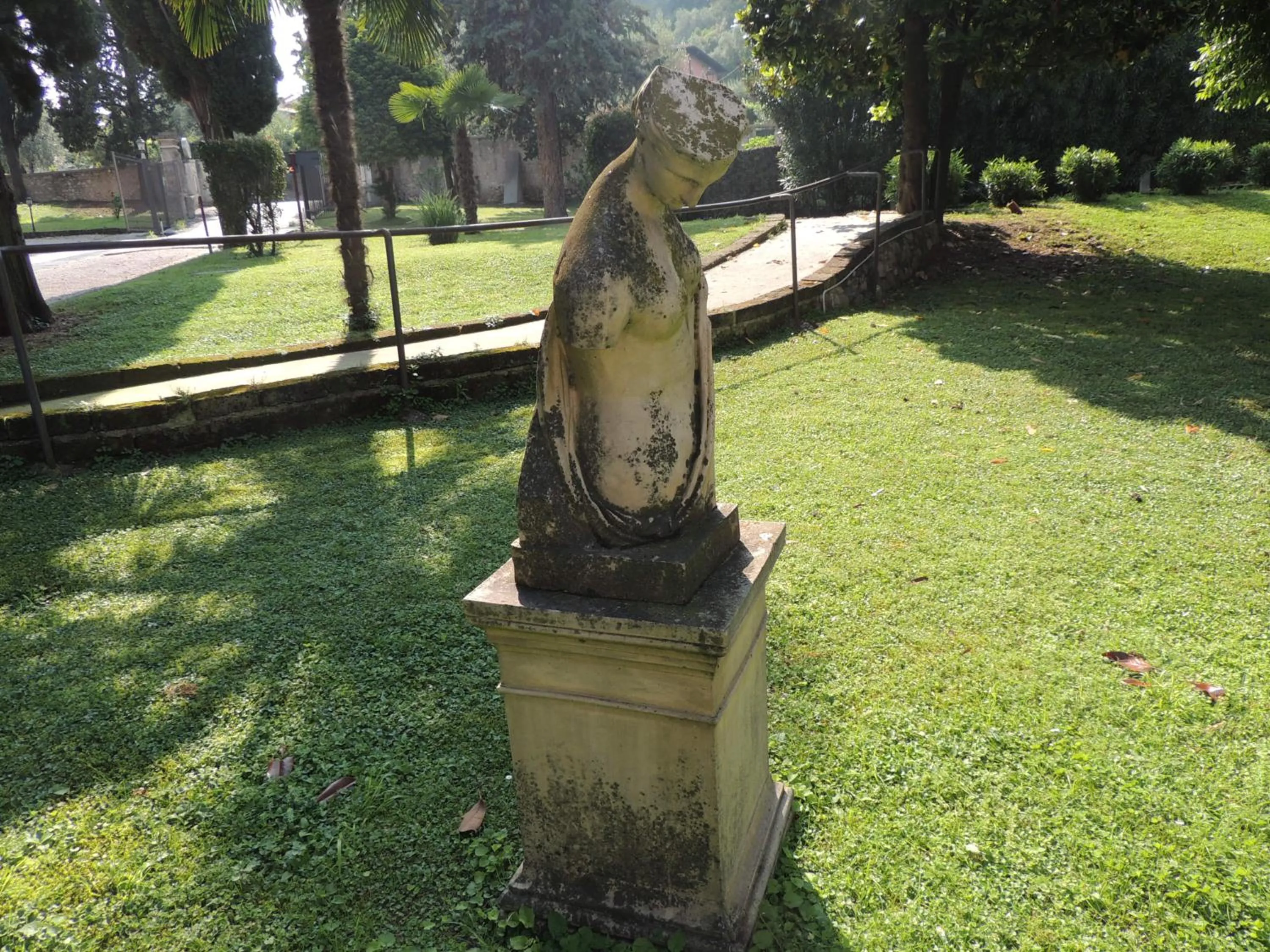 Property building in Villa Mimosa au Lac - Estella Hotels Italia