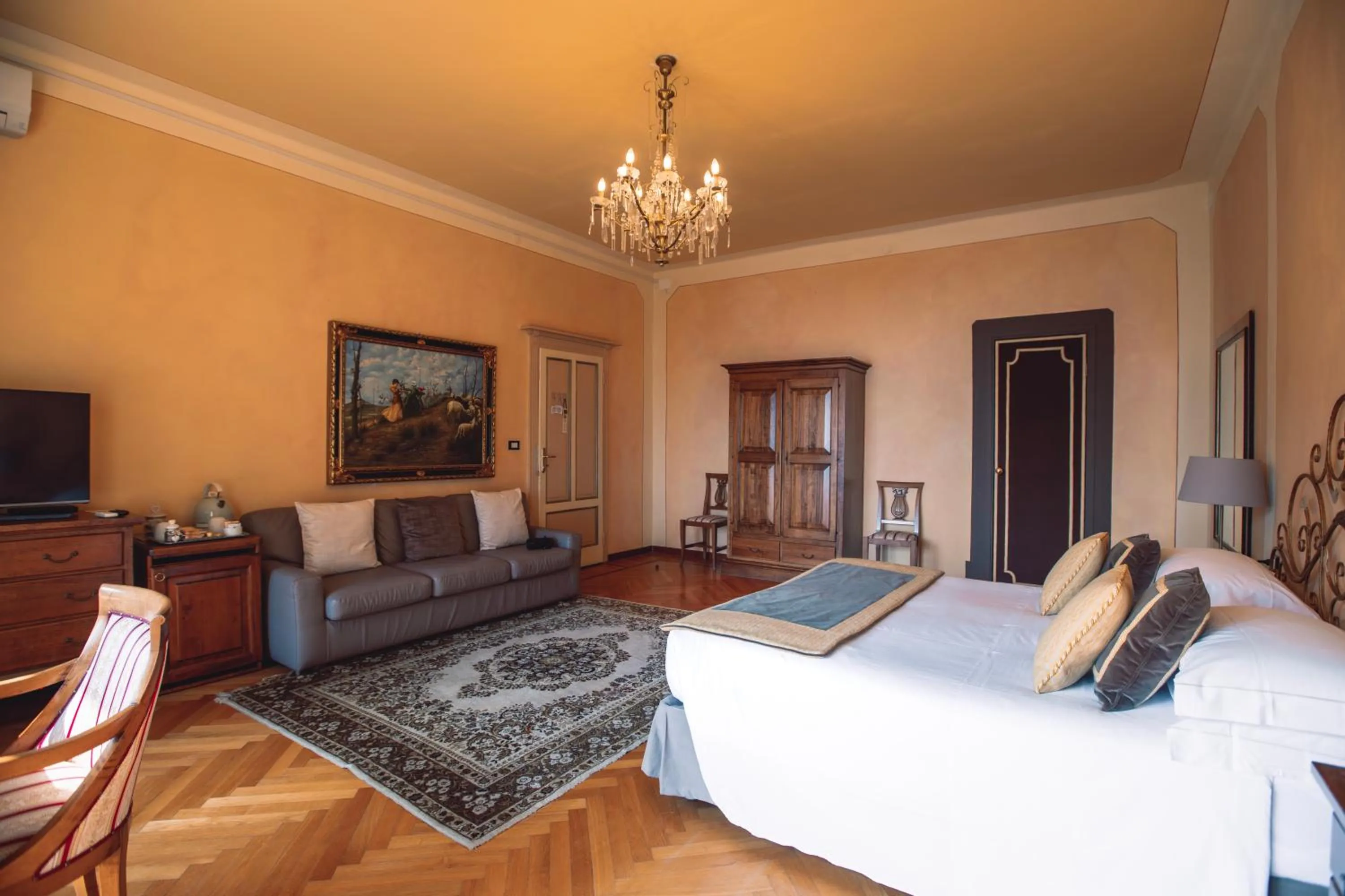 Bedroom, Bed in Villa Mimosa au Lac - Estella Hotels Italia