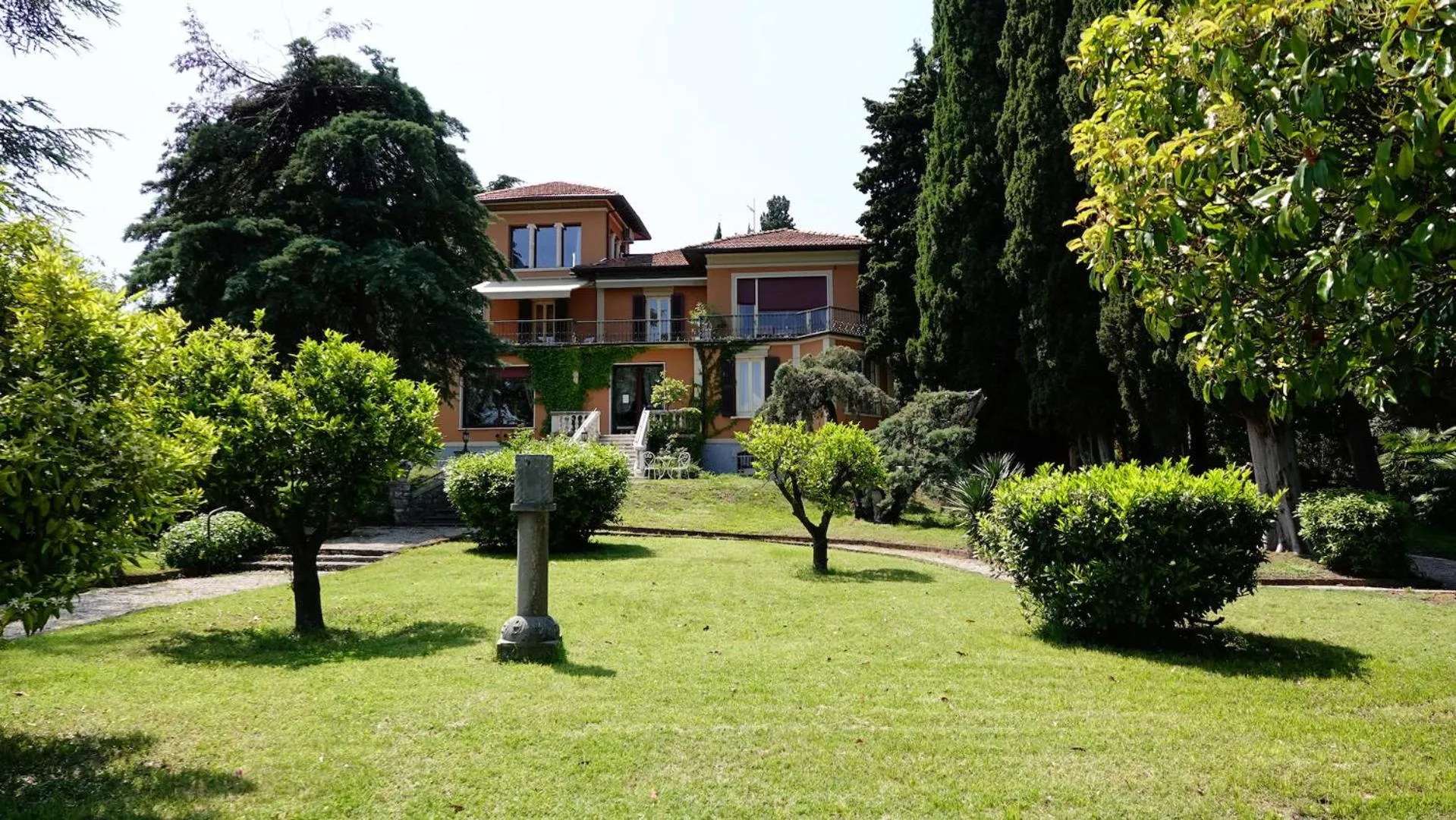 Garden view in Villa Mimosa au Lac - Estella Hotels Italia