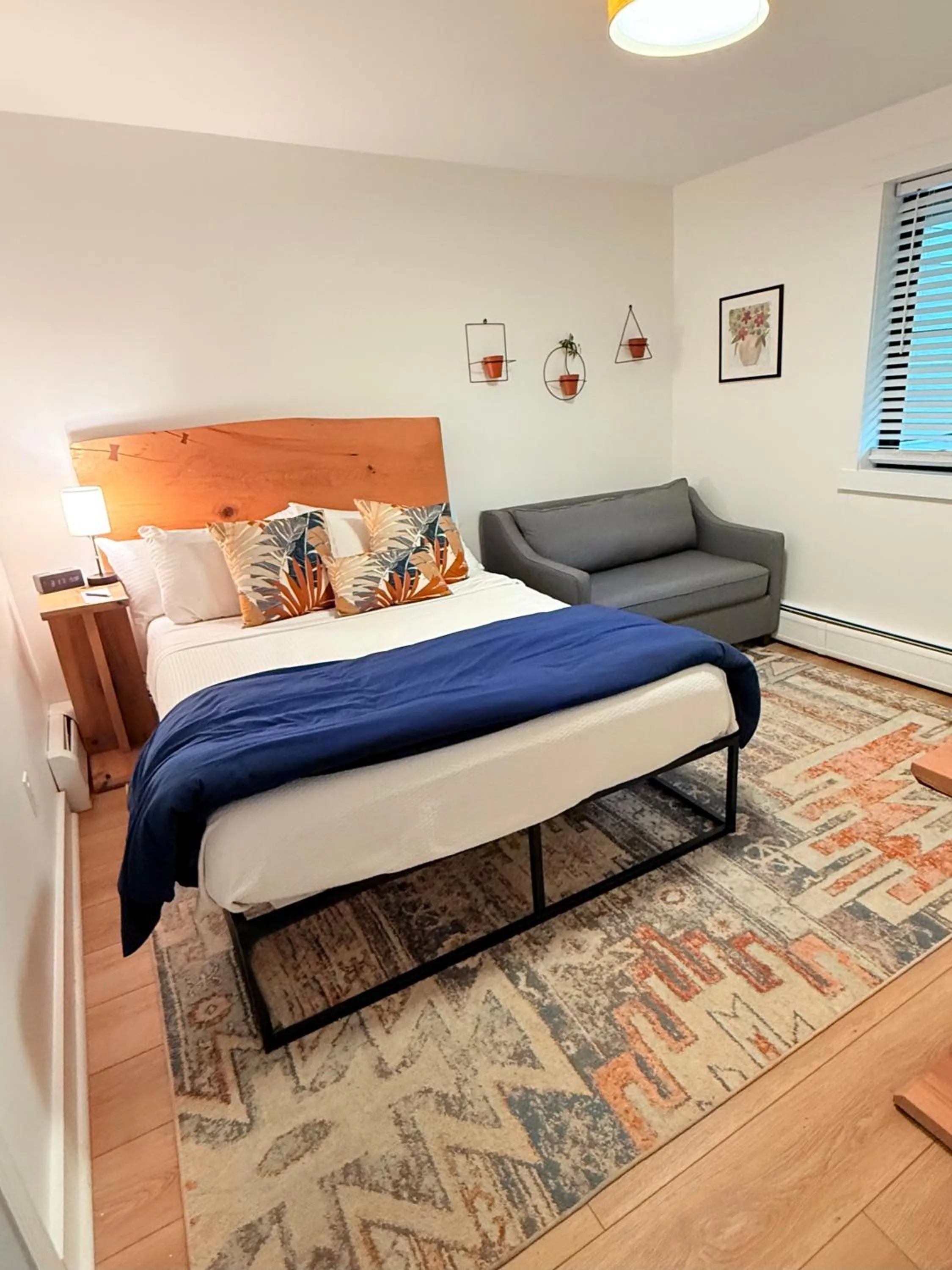 Bed in Farm Road Estate