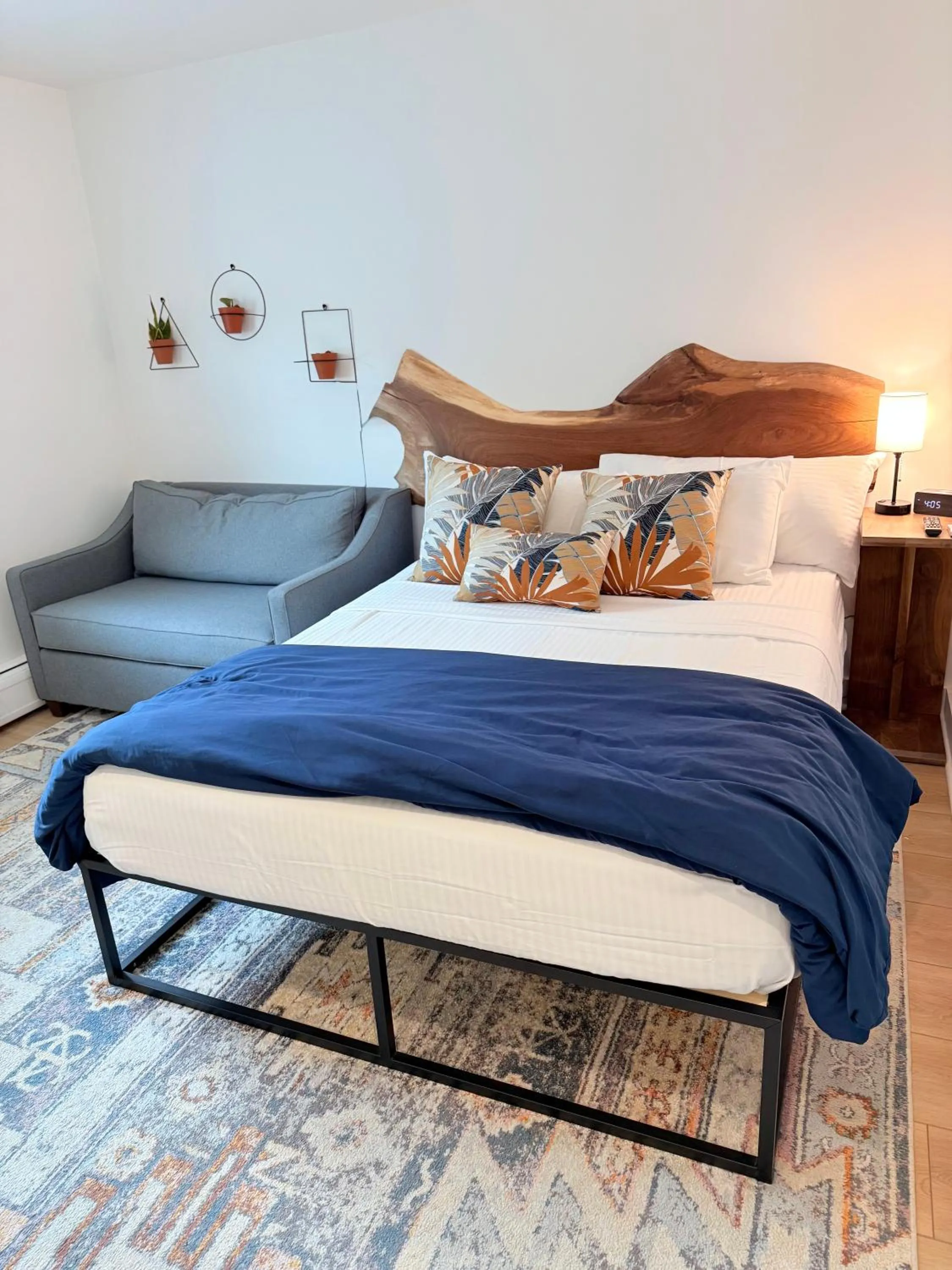 Bed in Farm Road Estate