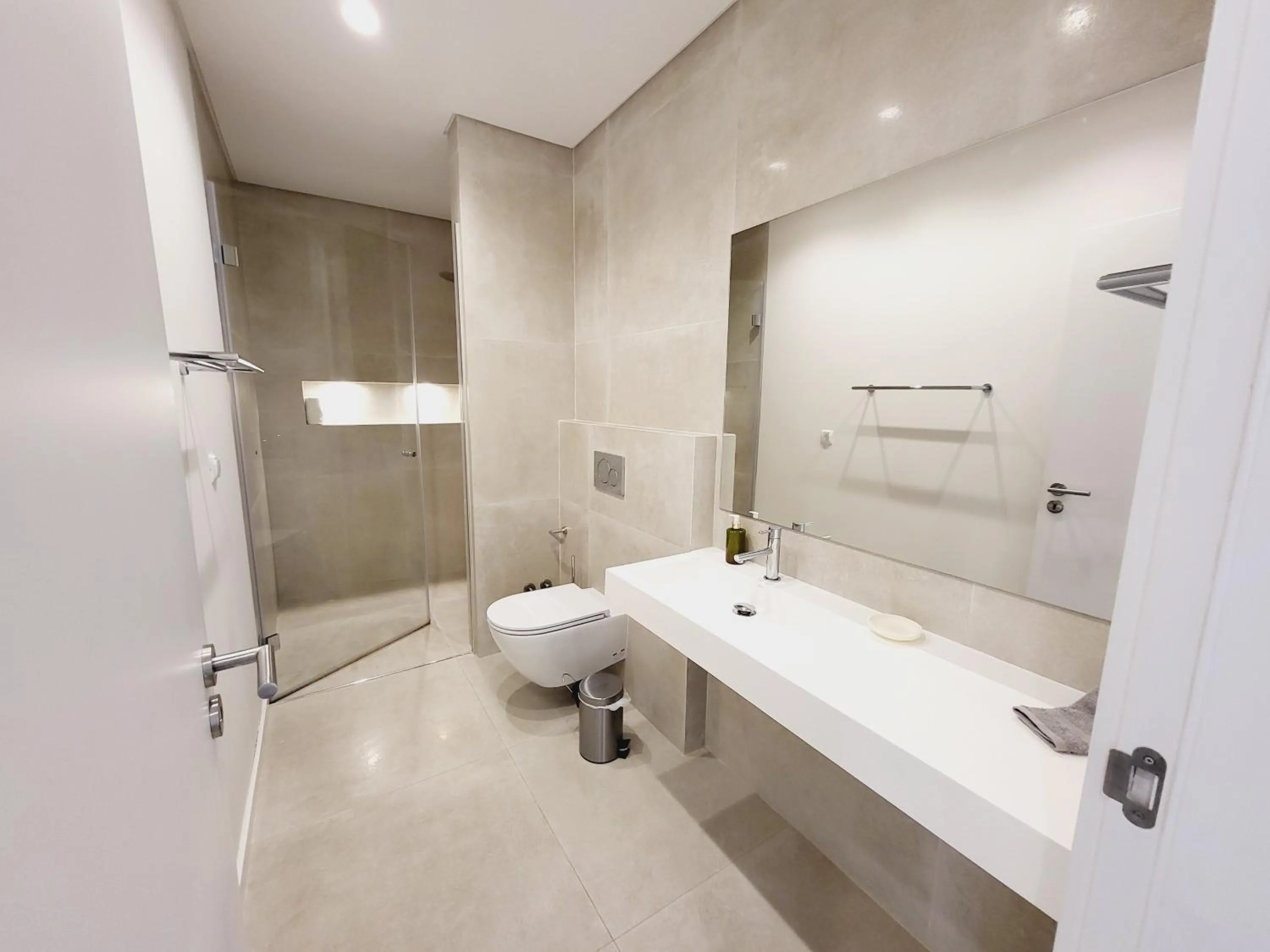 Shower in Vila Hibisco by Garvetur