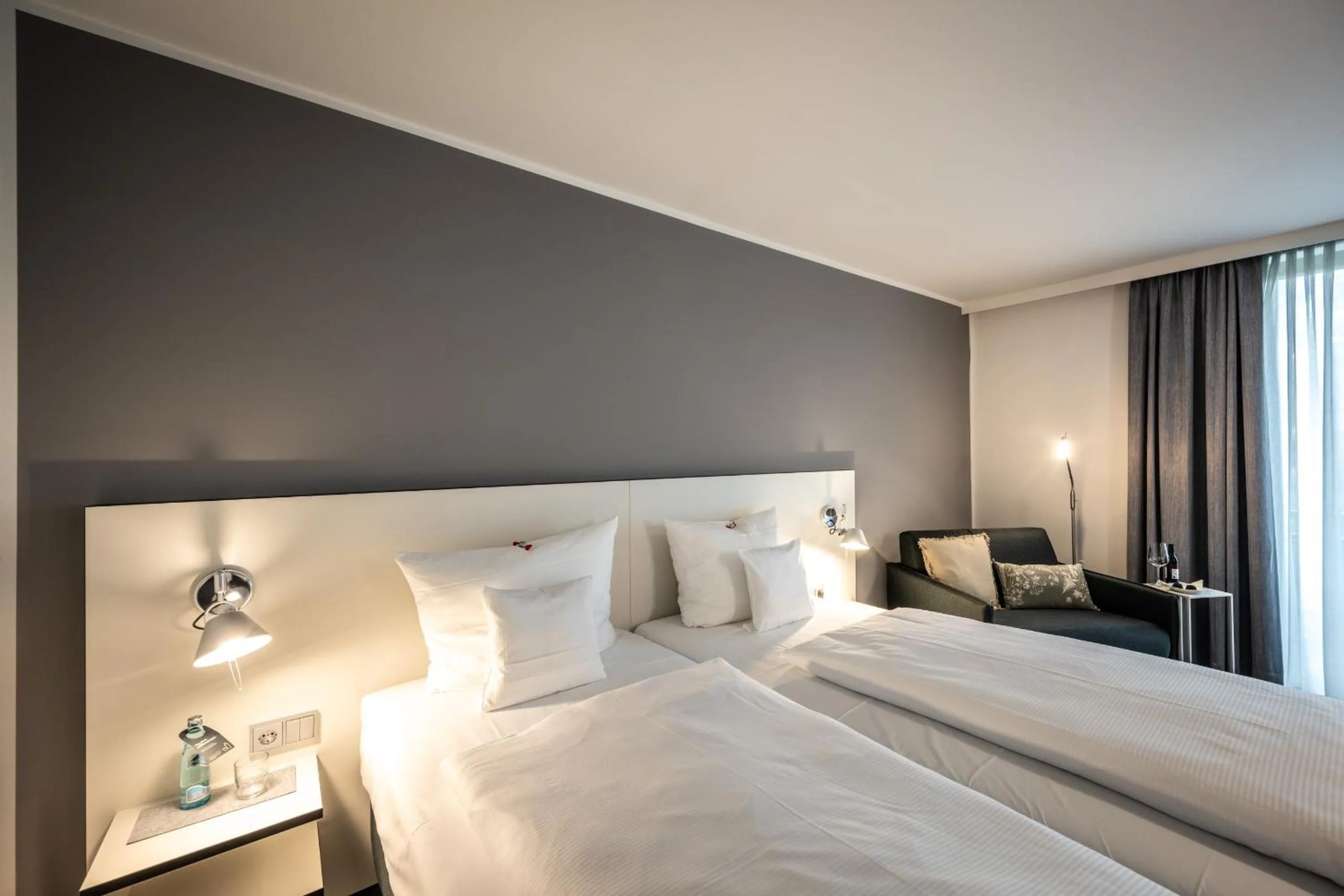 Photo of the whole room, Bed in Kassel Ost