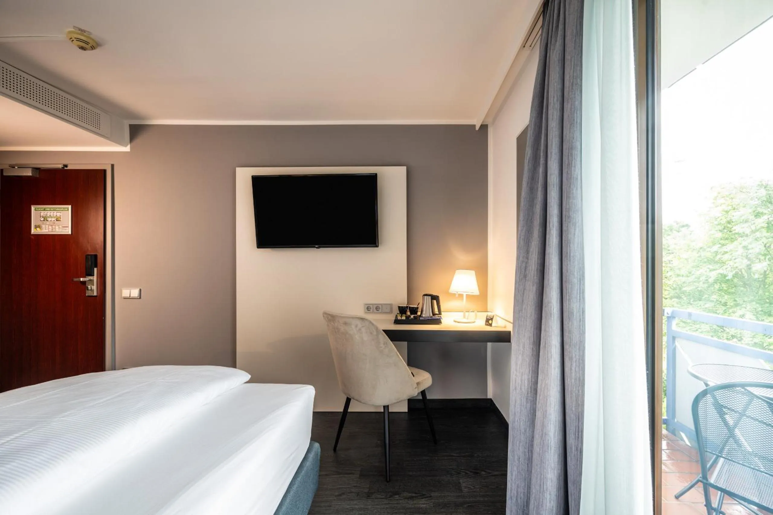 Photo of the whole room, Bed in Kassel Ost