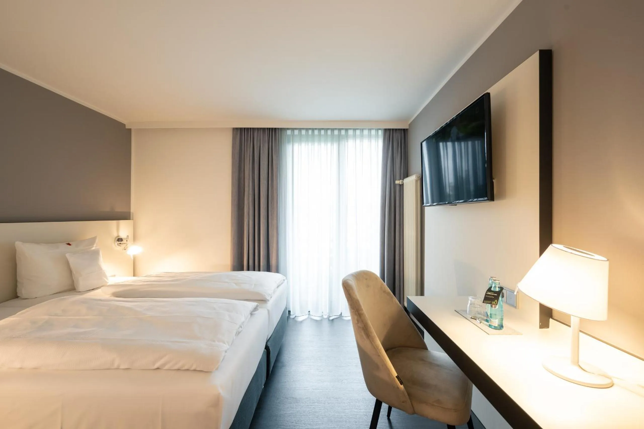 Photo of the whole room, Bed in Kassel Ost