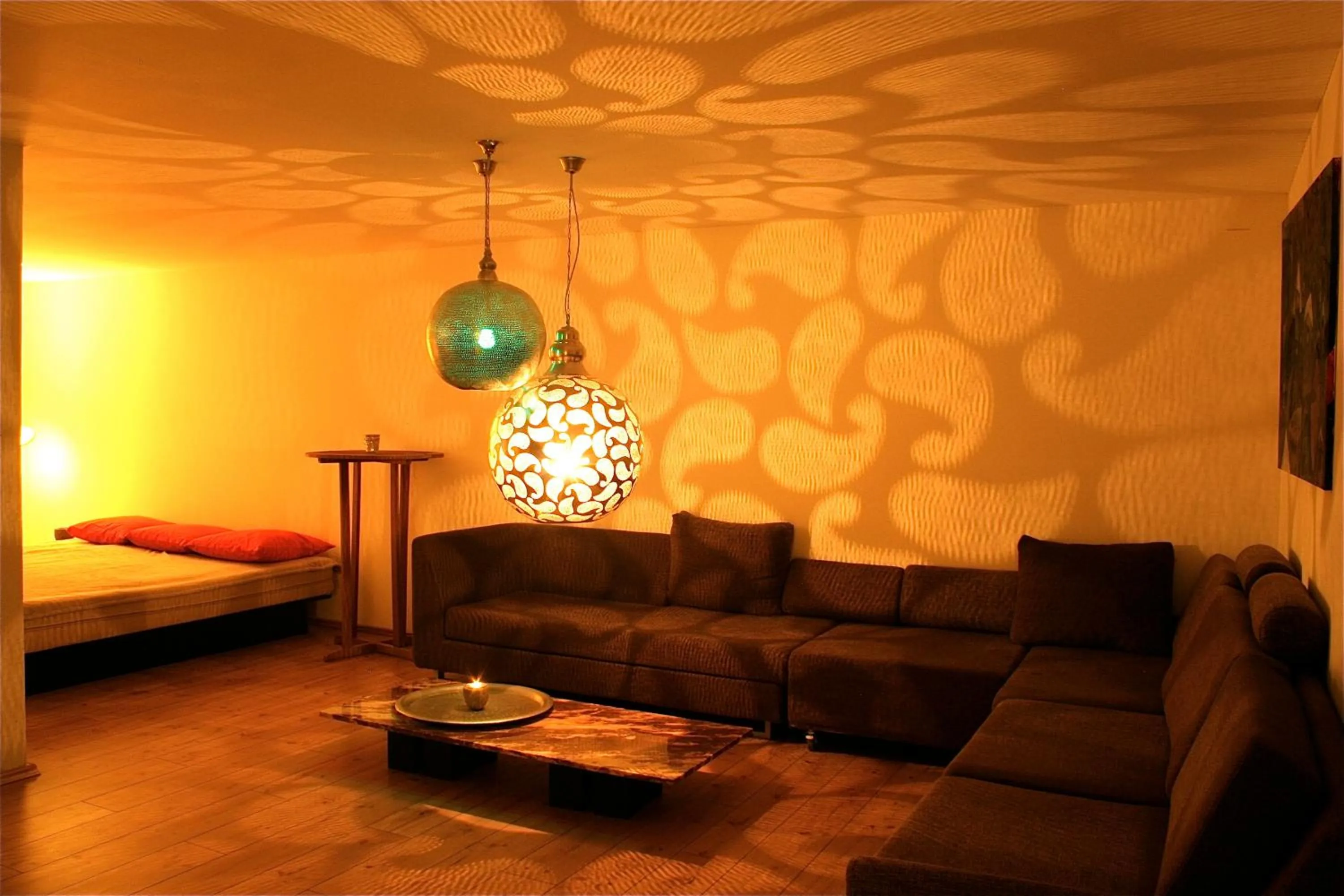 Seating area, Bed in Maxhotel