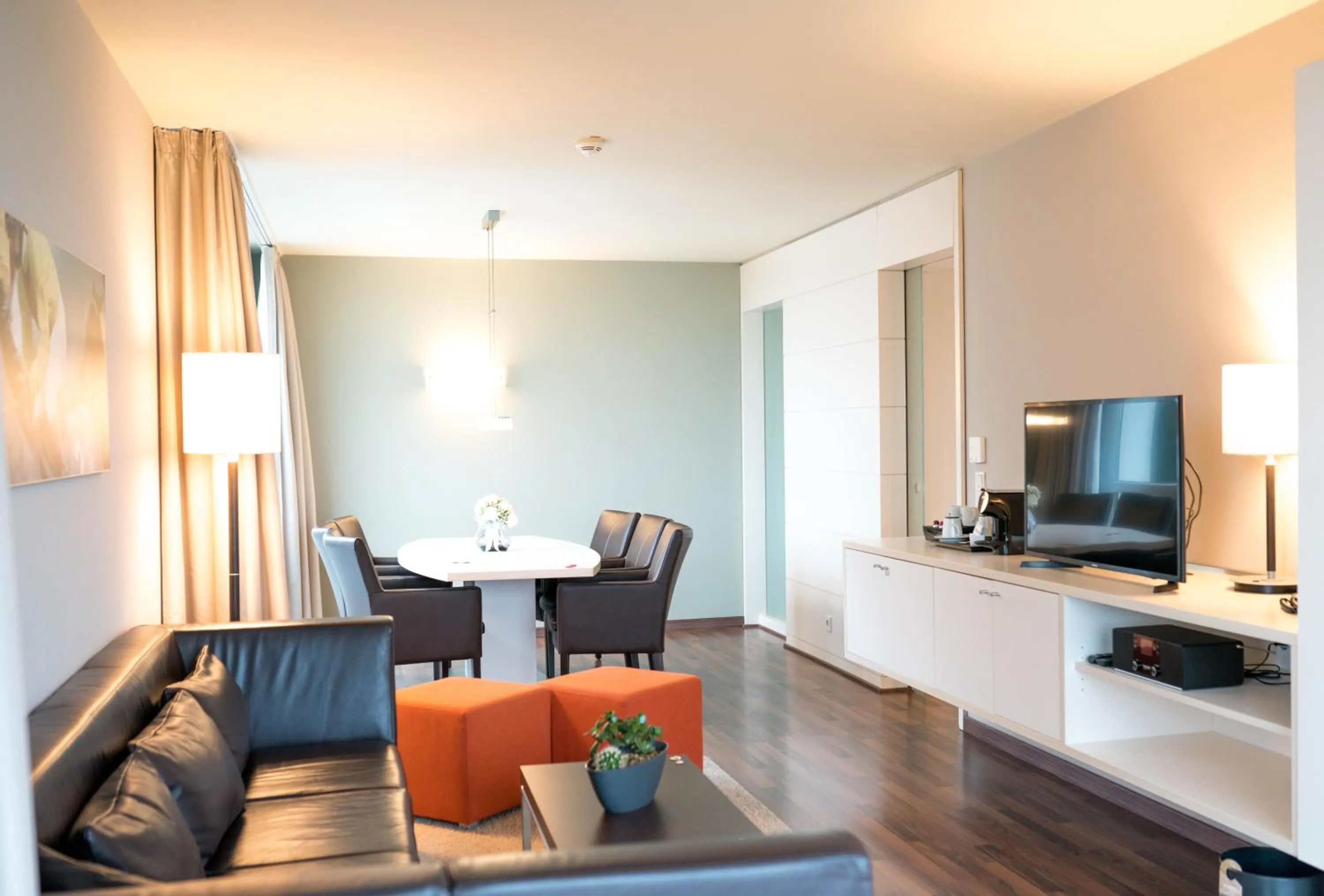 Living room in ATLANTIC Hotel Galopprennbahn