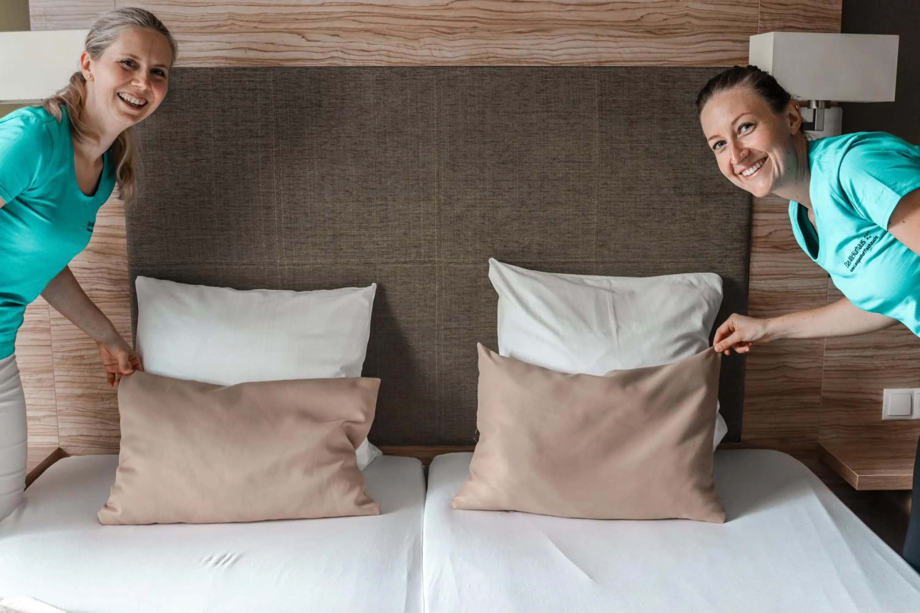 Photo of the whole room, Bed in Altes Kurhaus Landhotel